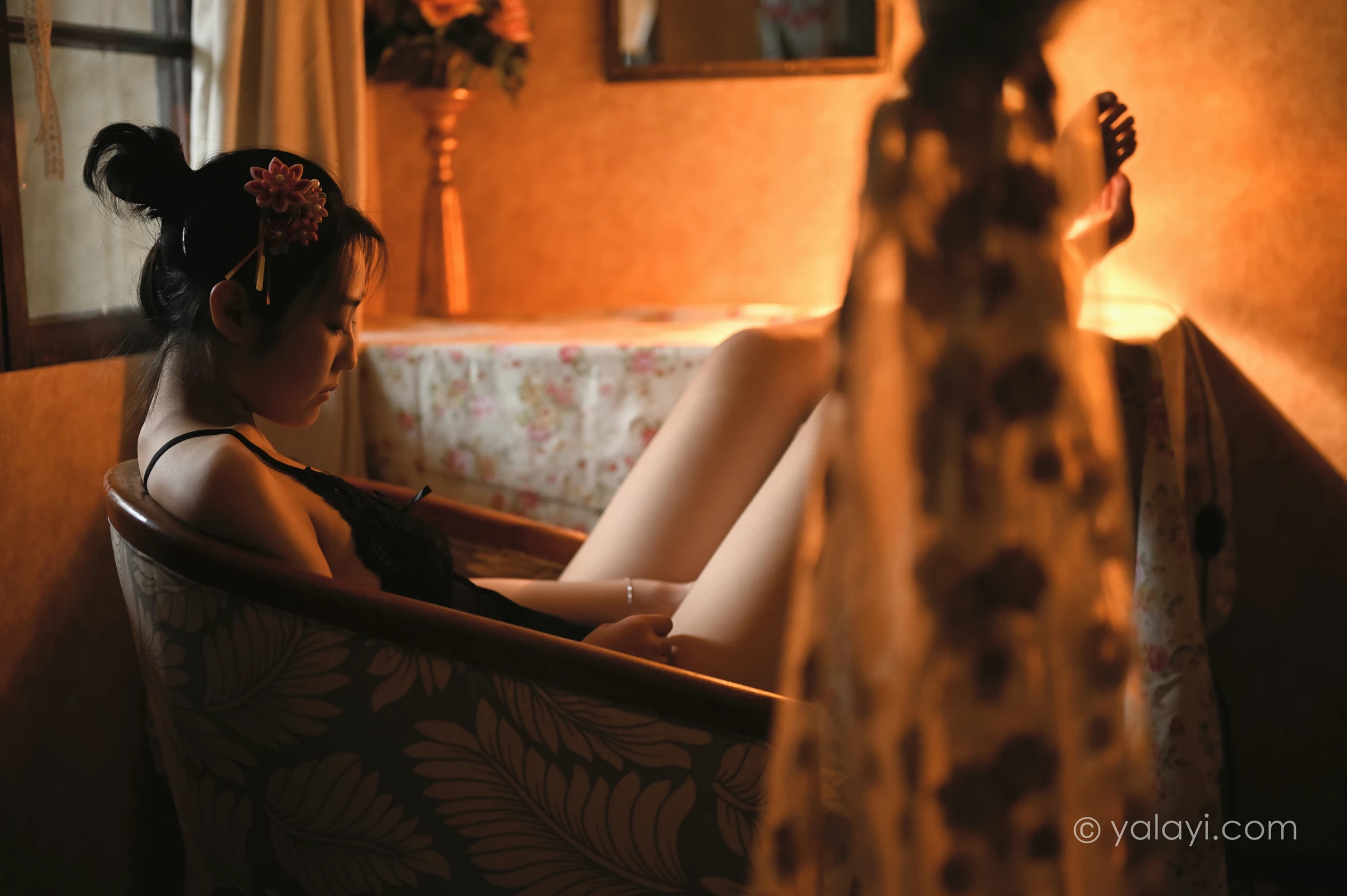 [YALAYI雅拉伊]NO.673 《剪烛西窗》 沈伊 黑色吊带蕾丝睡衣裙性感私房写真集第7张
