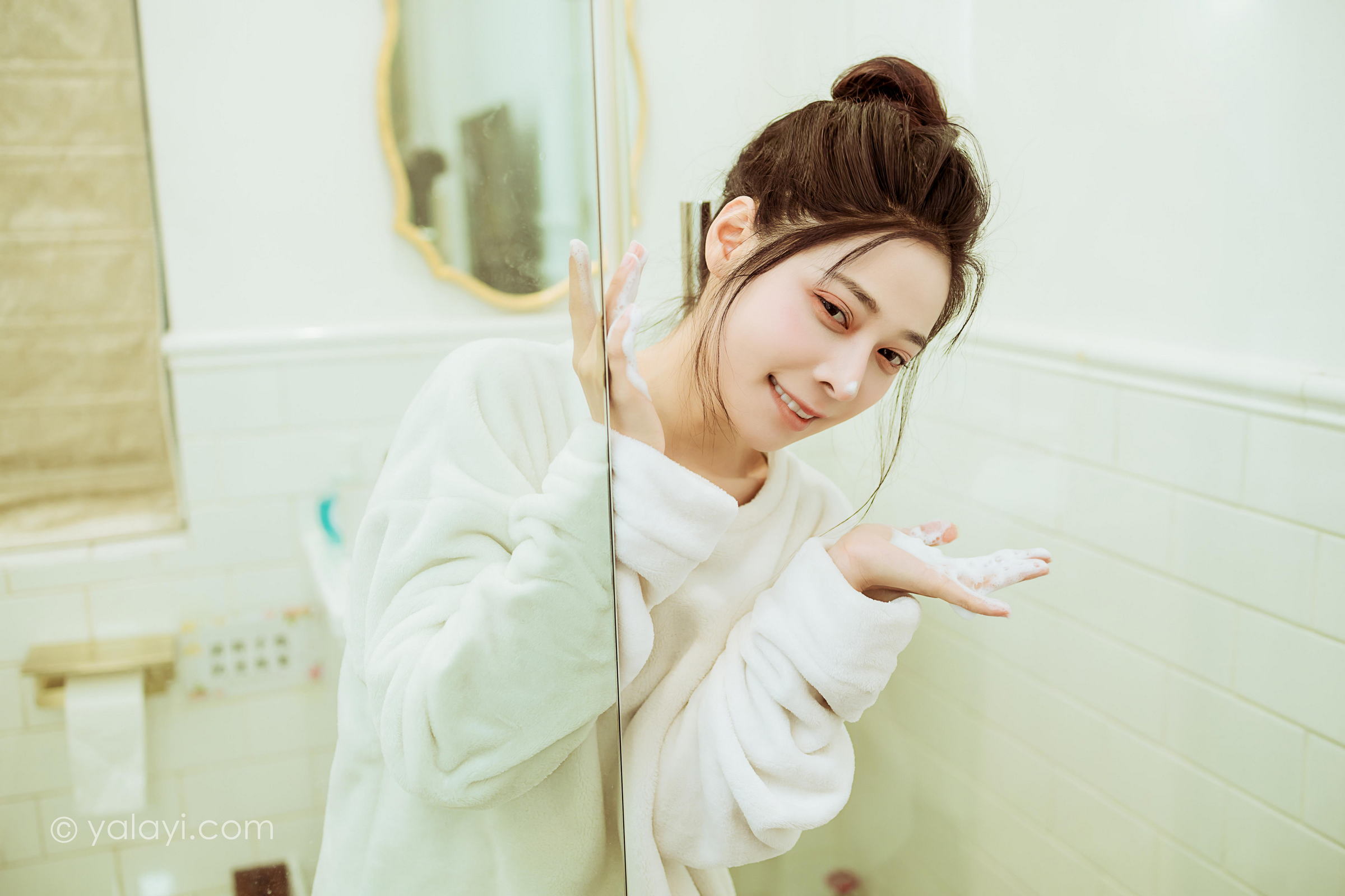 [YALAYI雅拉伊]2022.03.02 恋爱日常 诗咏 白色连身毛衣居家清纯写真集第12张