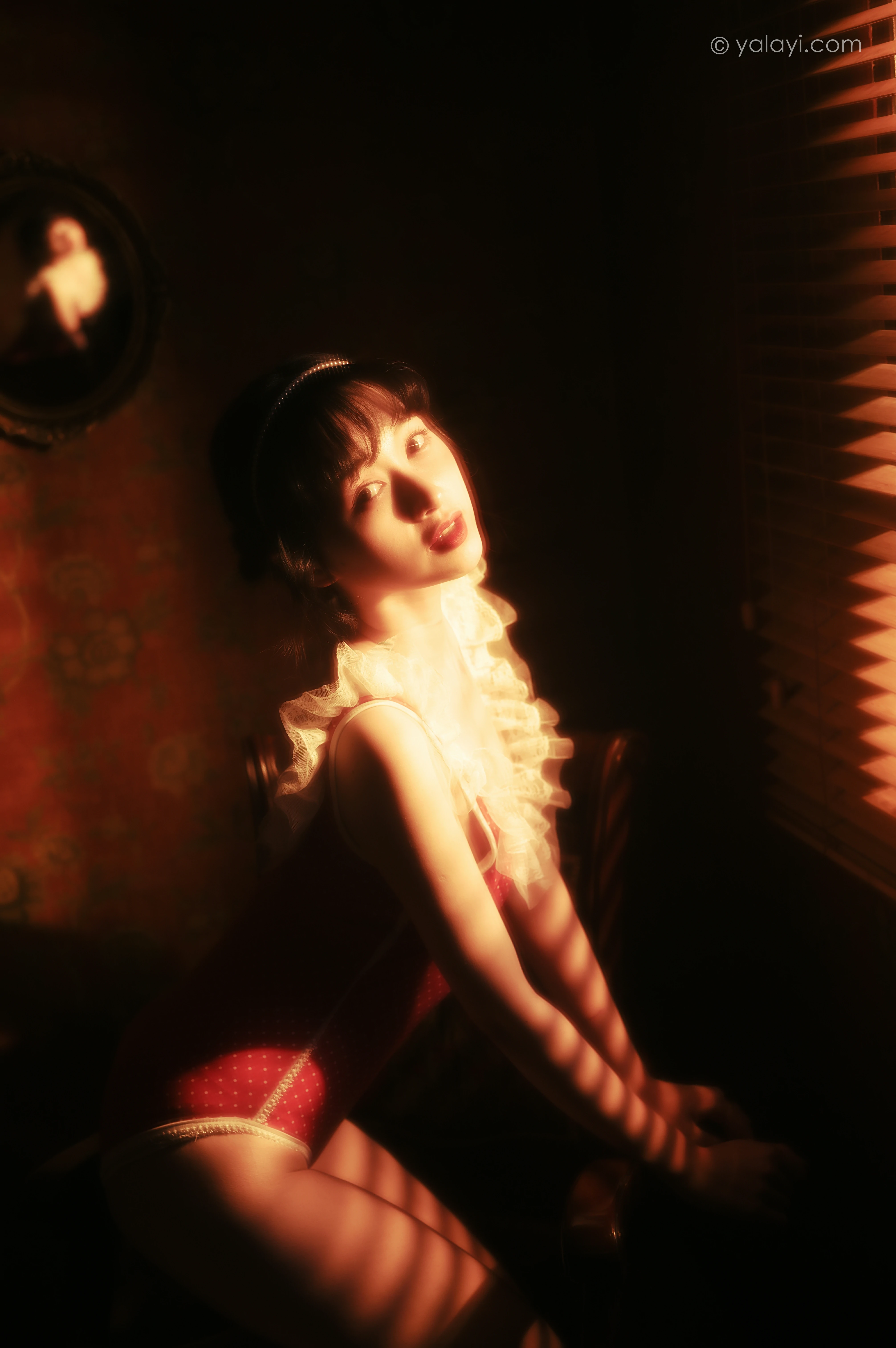 [YALAYI雅拉伊]NO.787 红颜旧梦 京京 红色紧身连体内衣性感私房写真集第3张