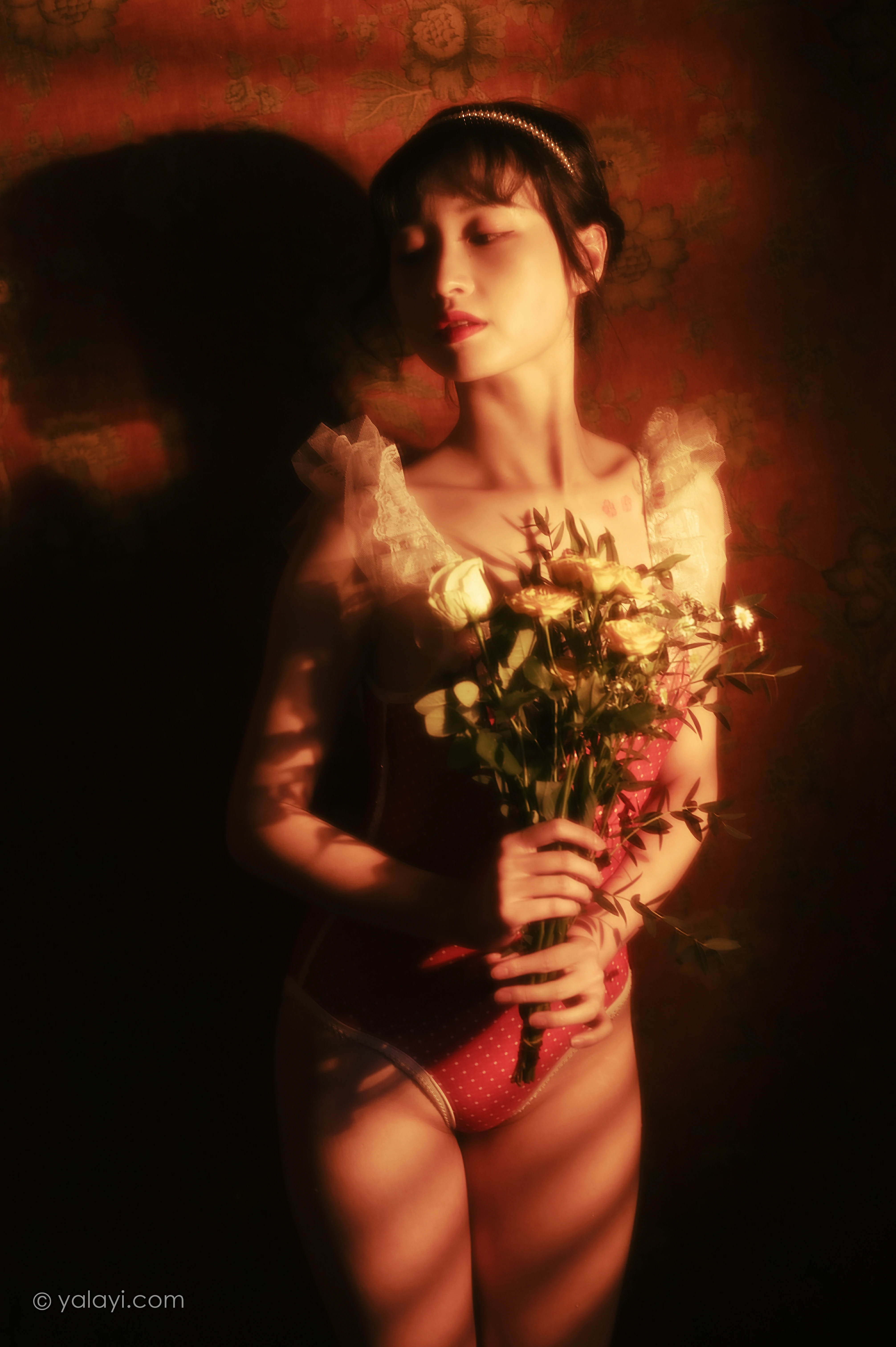 [YALAYI雅拉伊]NO.787 红颜旧梦 京京 红色紧身连体内衣性感私房写真集第8张