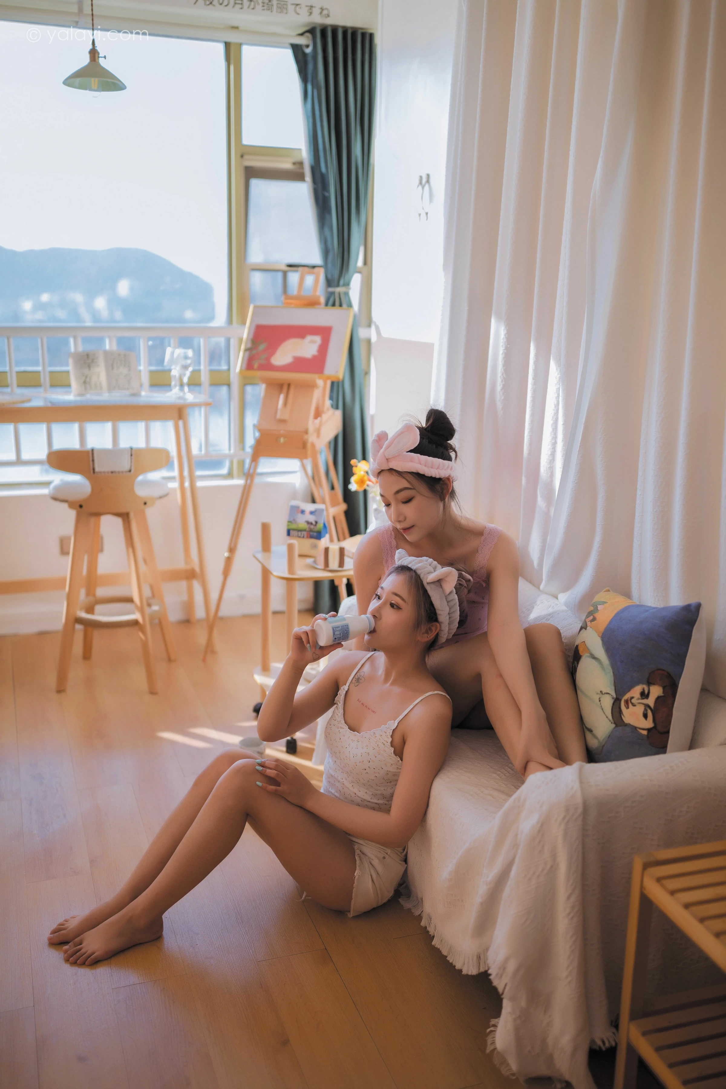 [YALAYI雅拉伊]NO.728 《另一个我》 左木 梦涵 性感小背心加短裤居家私房写真集第9张