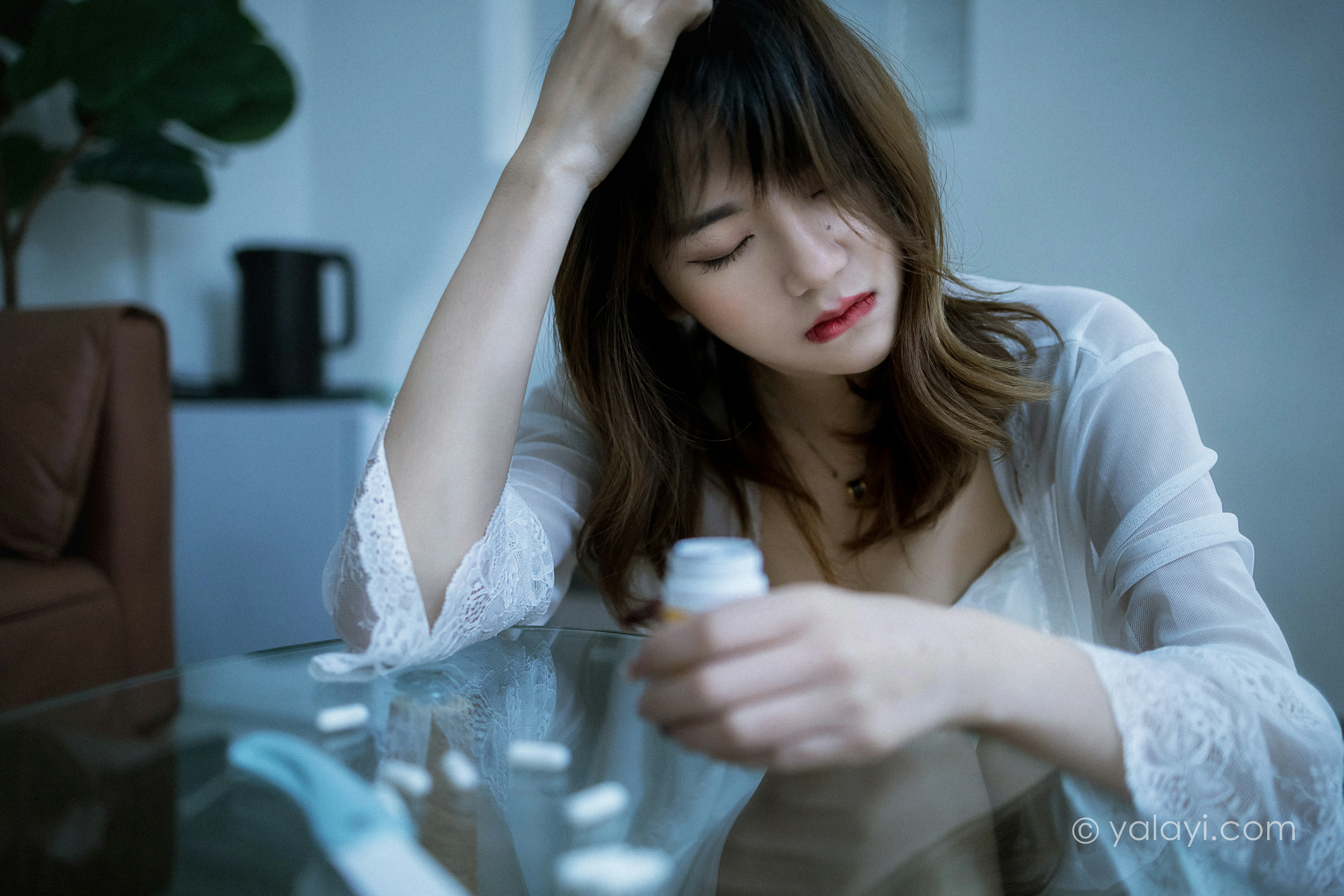 [YALAYI雅拉伊]NO.759 灰色空间 樊梵 白色透视蕾丝睡衣性感私房写真集第11张