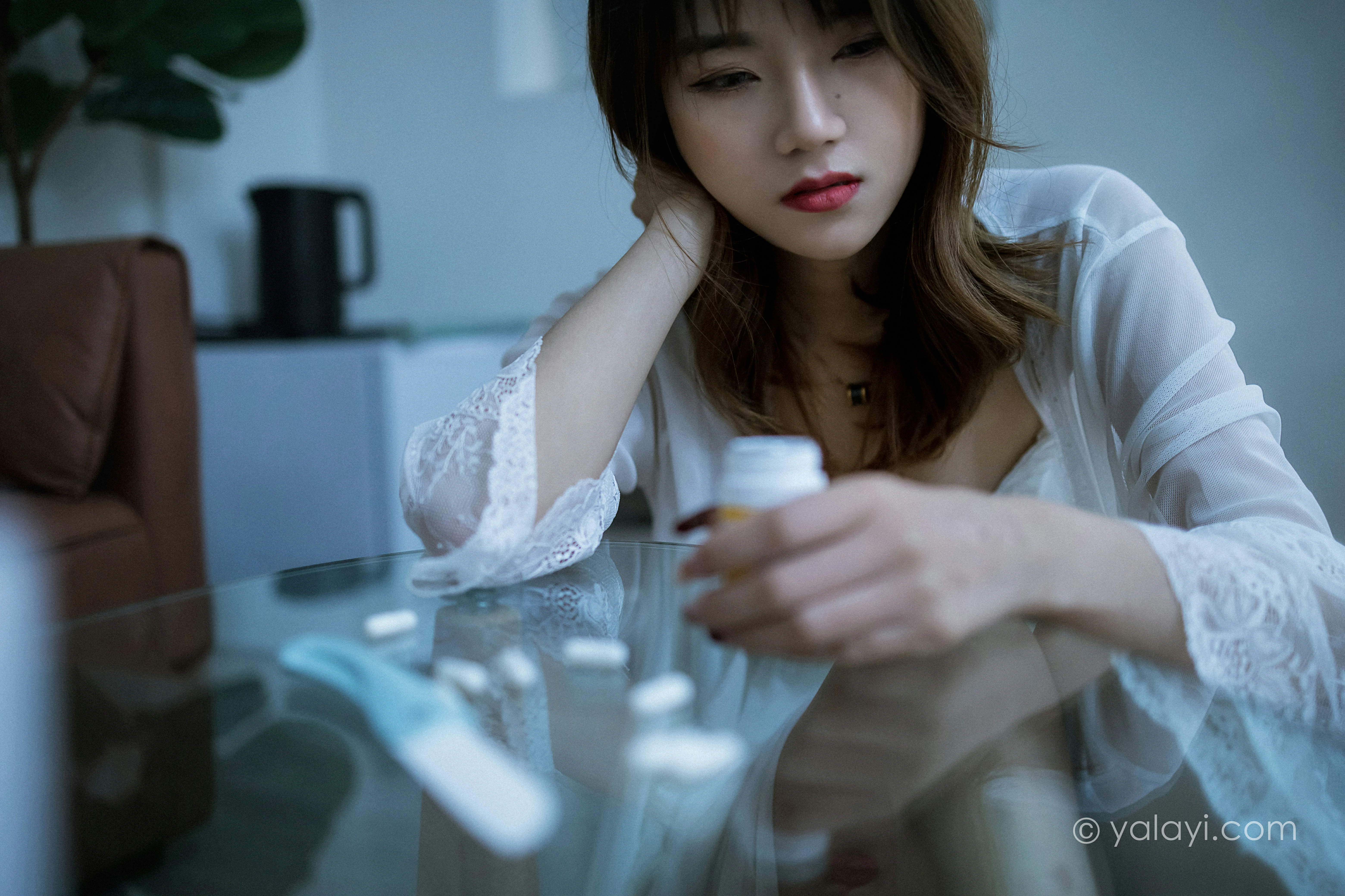 [YALAYI雅拉伊]NO.759 灰色空间 樊梵 白色透视蕾丝睡衣性感私房写真集第11张