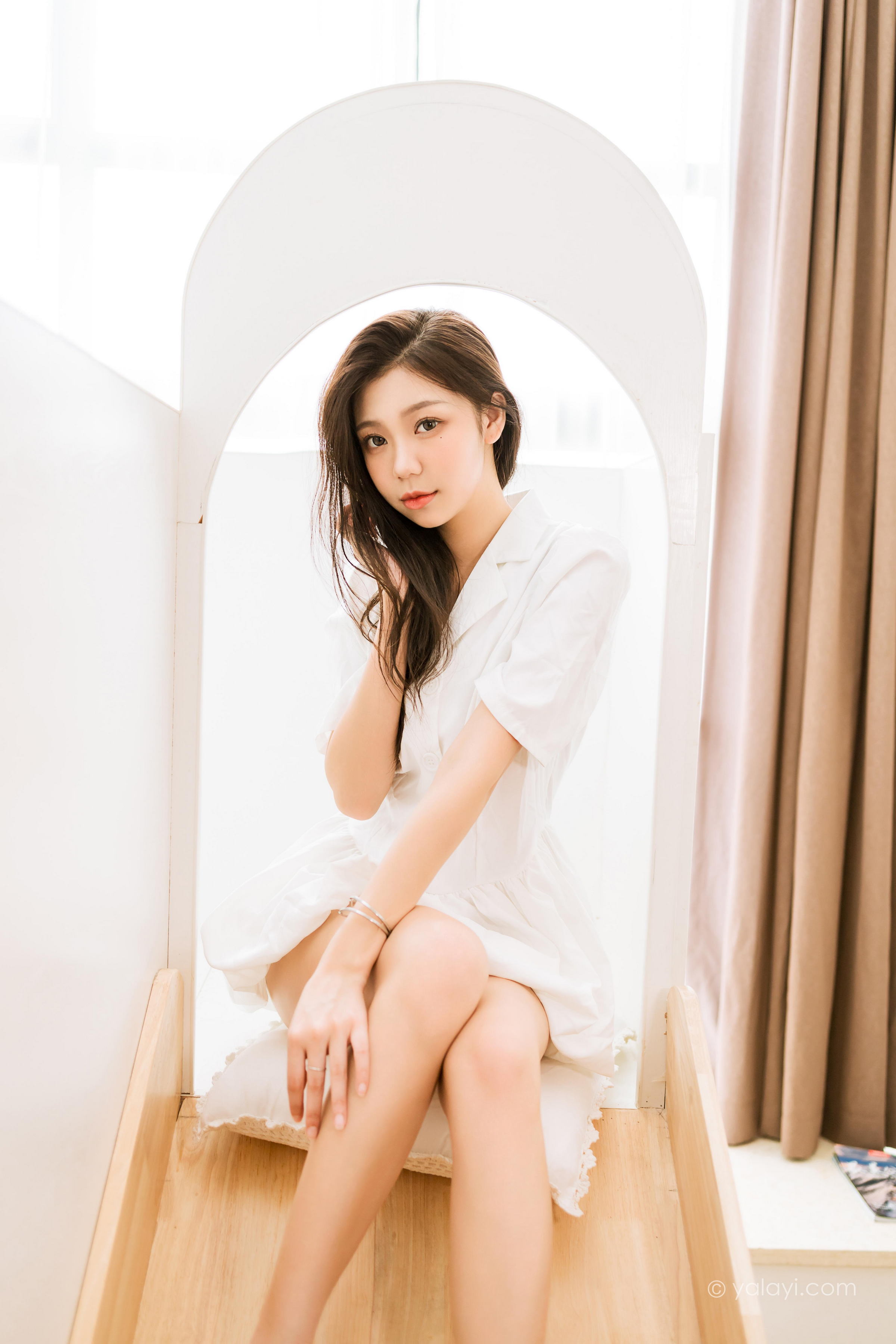 [YALAYI雅拉伊]2022.07.01 好美丽 梓瑶 白色连衣裙居家清纯写真集第13张