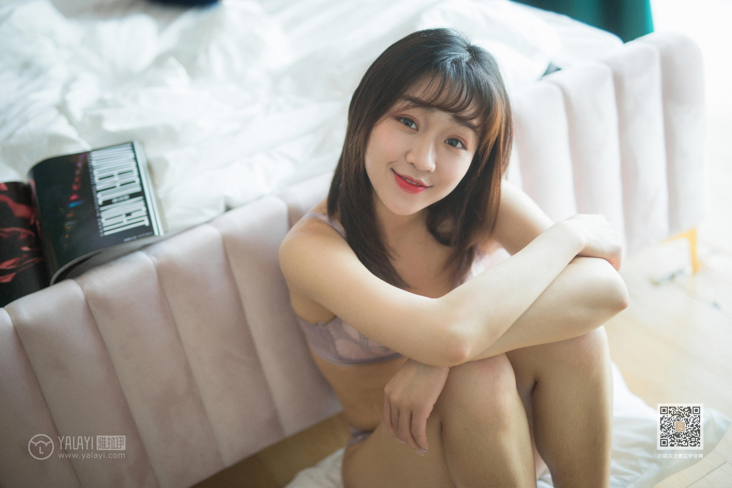 [YALAYI雅拉伊]2022.07.05 给我一个吻 小颖 粉色蕾丝内衣居家性感私房写真集第10张
