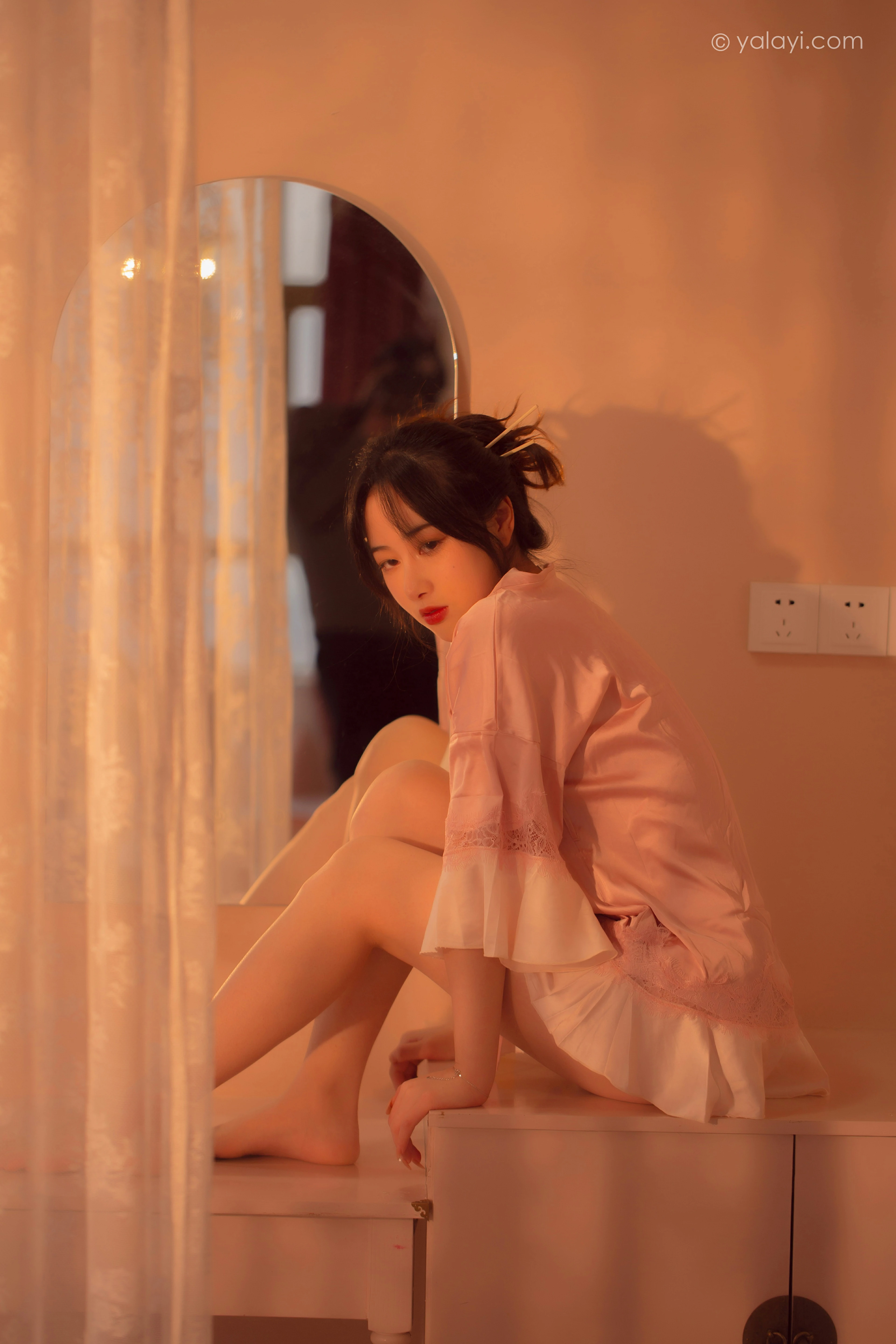 [YALAYI雅拉伊]NO.762 寂静中开放 璎珞 粉色蕾丝睡衣性感私房写真集第4张