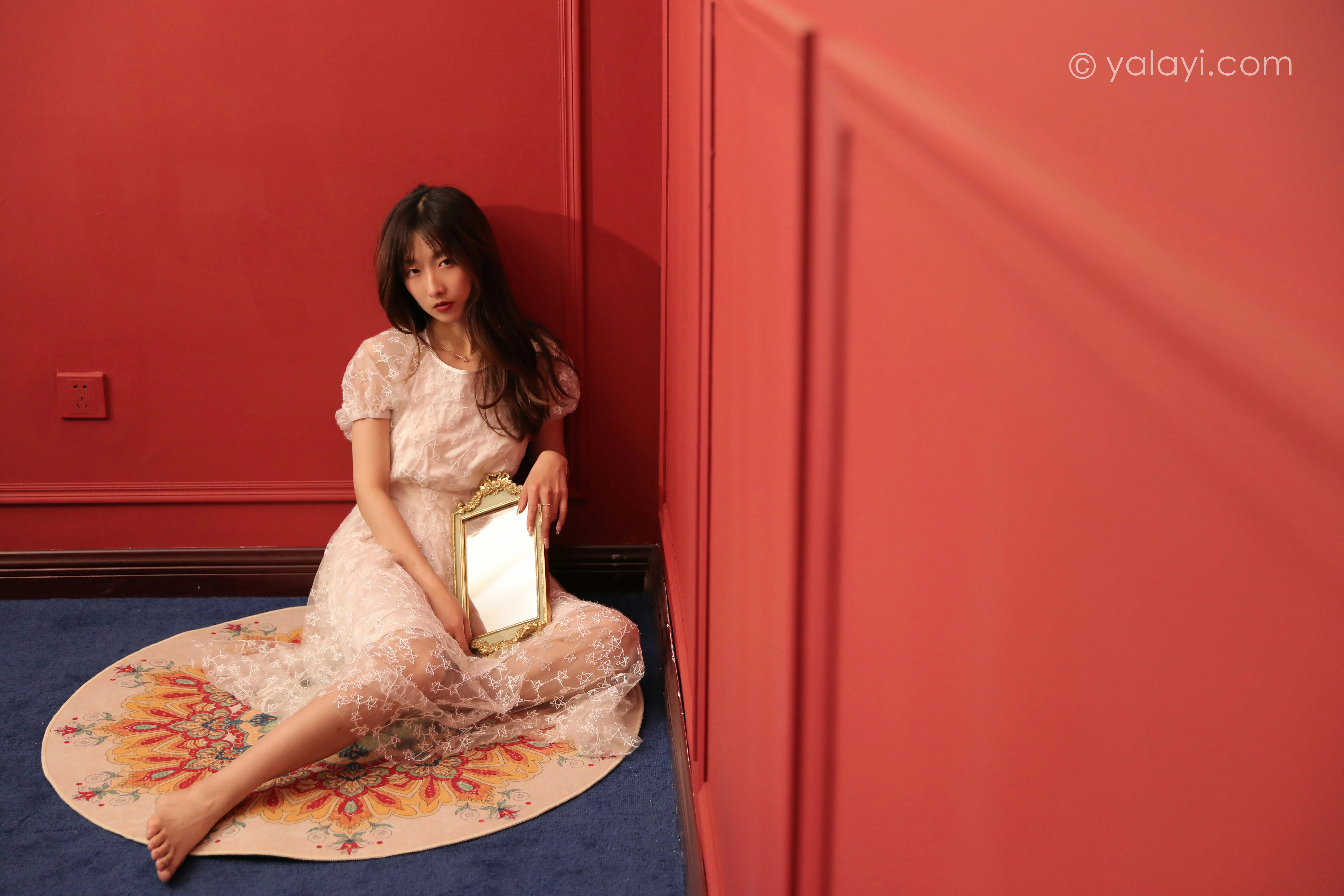 [YALAYI雅拉伊]NO.797 看着你离开 佳佳 白色透视蕾丝连衣裙居家私房写真集第11张