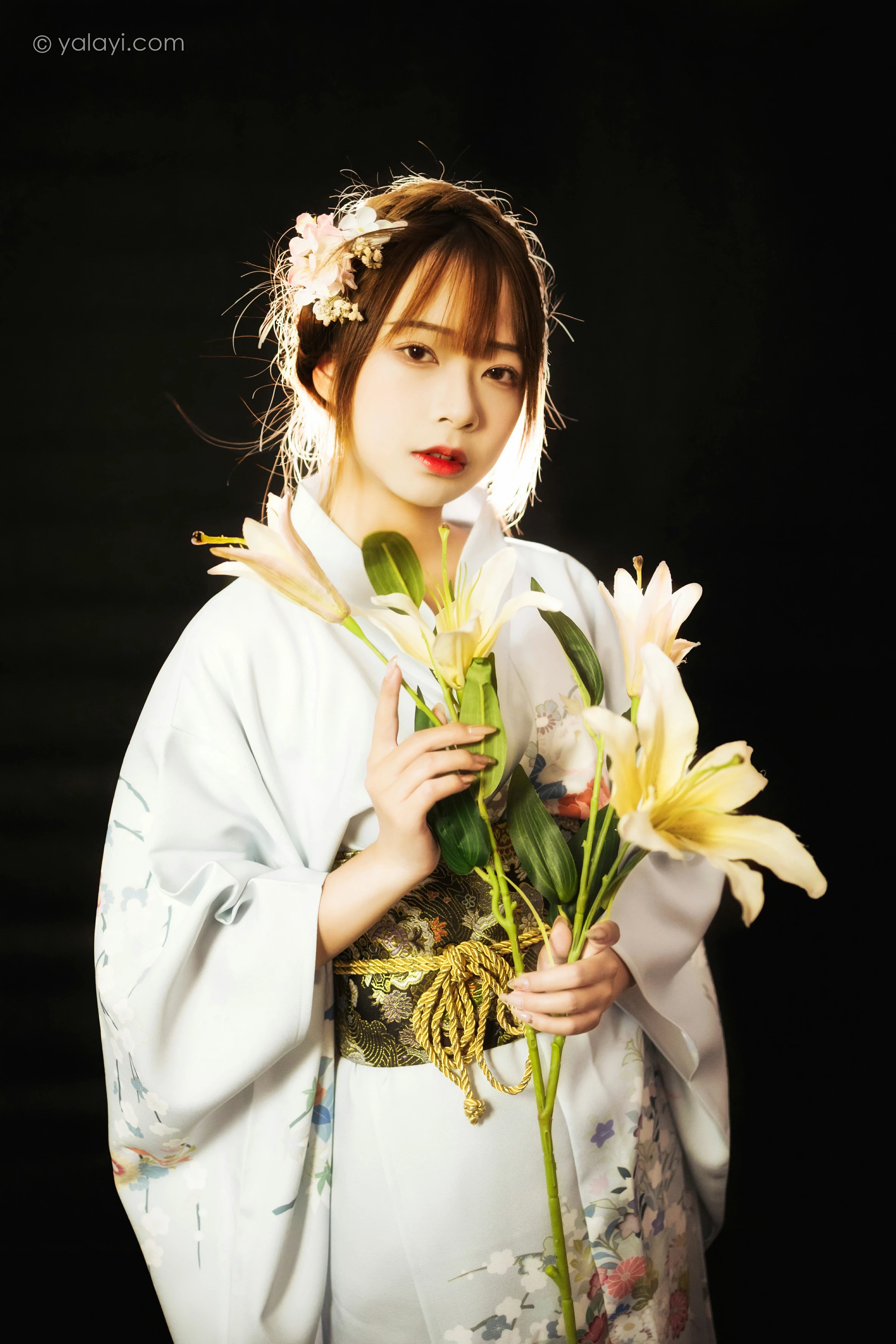 [YALAYI雅拉伊]NO.747 《神明少女》 阿禾 白色和服与蕾丝婚纱性感私房写真集第1张