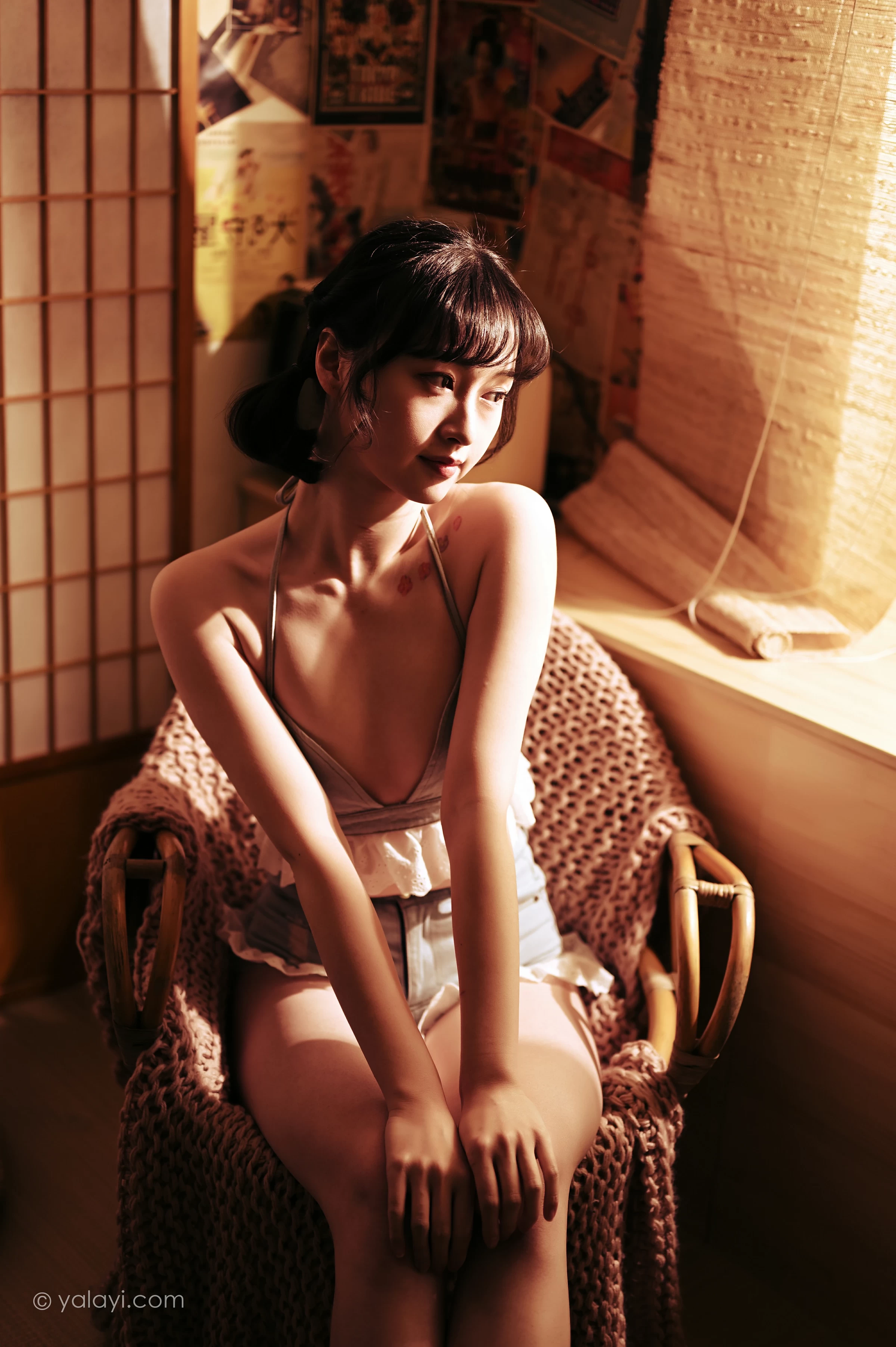 [YALAYI雅拉伊]NO.752 《新半藏深林》 京京 灰色情趣内衣加短裤性感写真集第11张