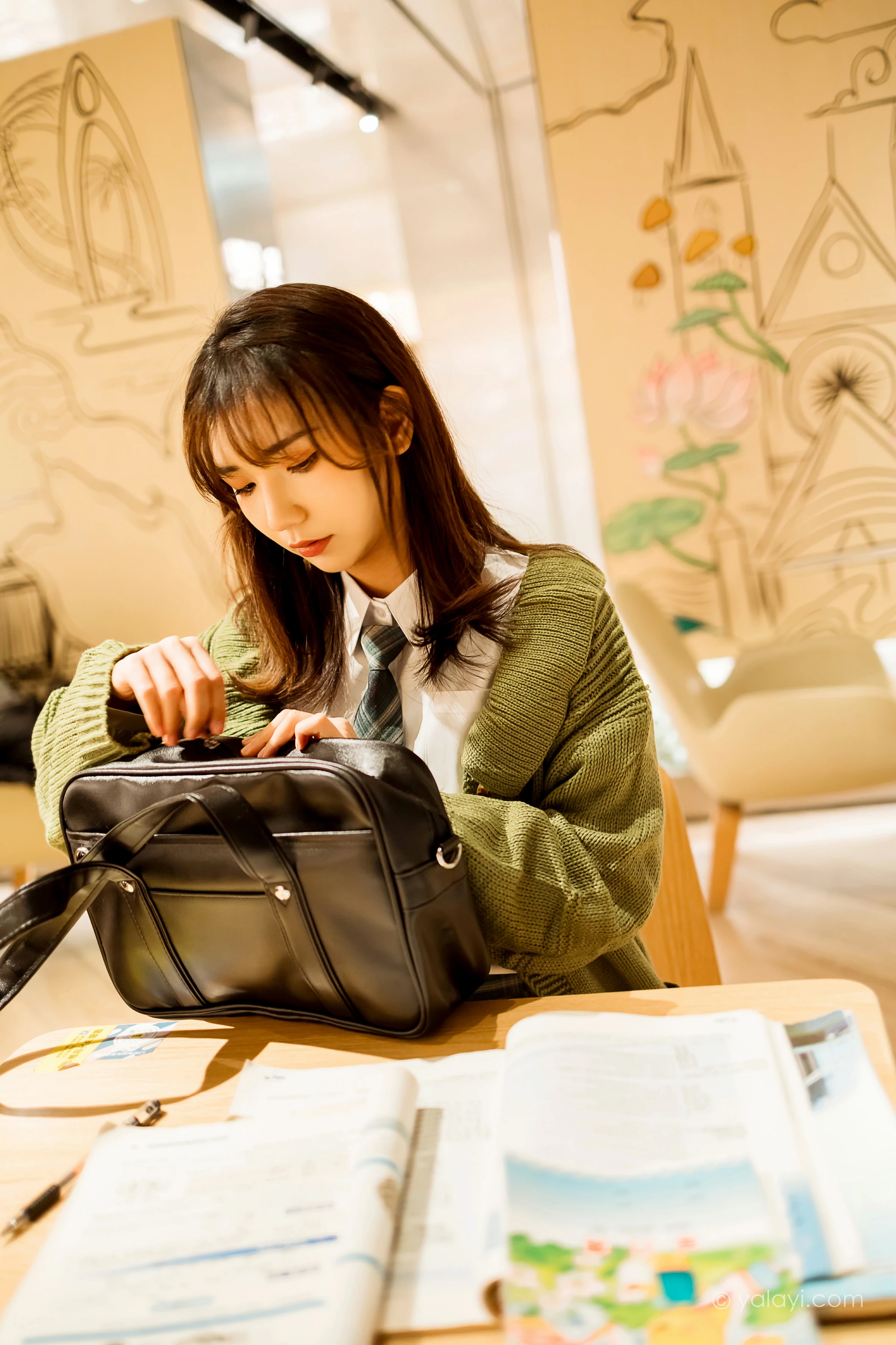 [YALAYI雅拉伊]NO.753 一起补习的日子 果果 连身外套与JK制服加格子短裙清纯写真集第9张