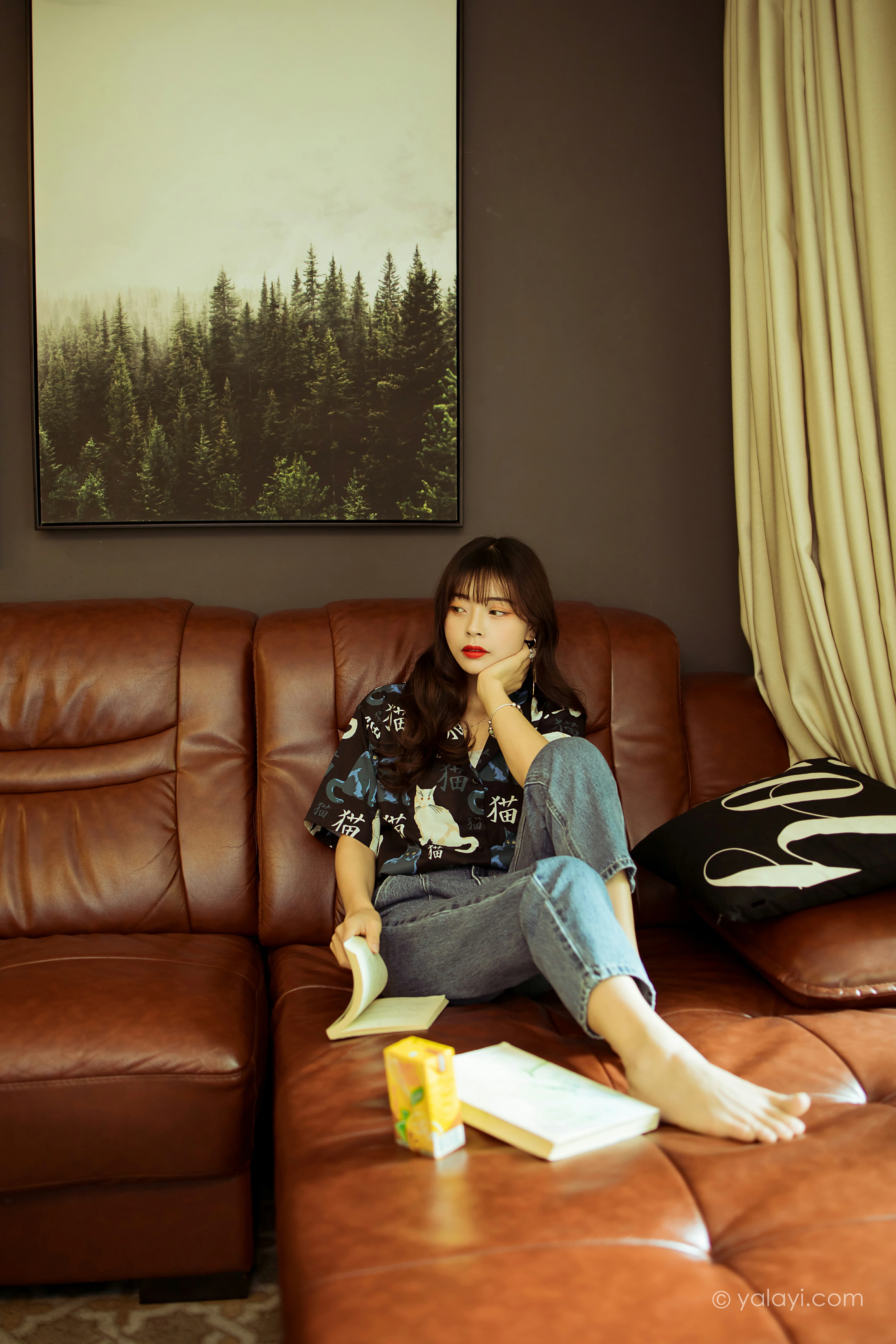 [YALAYI雅拉伊]NO.789 当年情 程小蝶 黑色衬衫加牛仔长裤性感写真集第1张