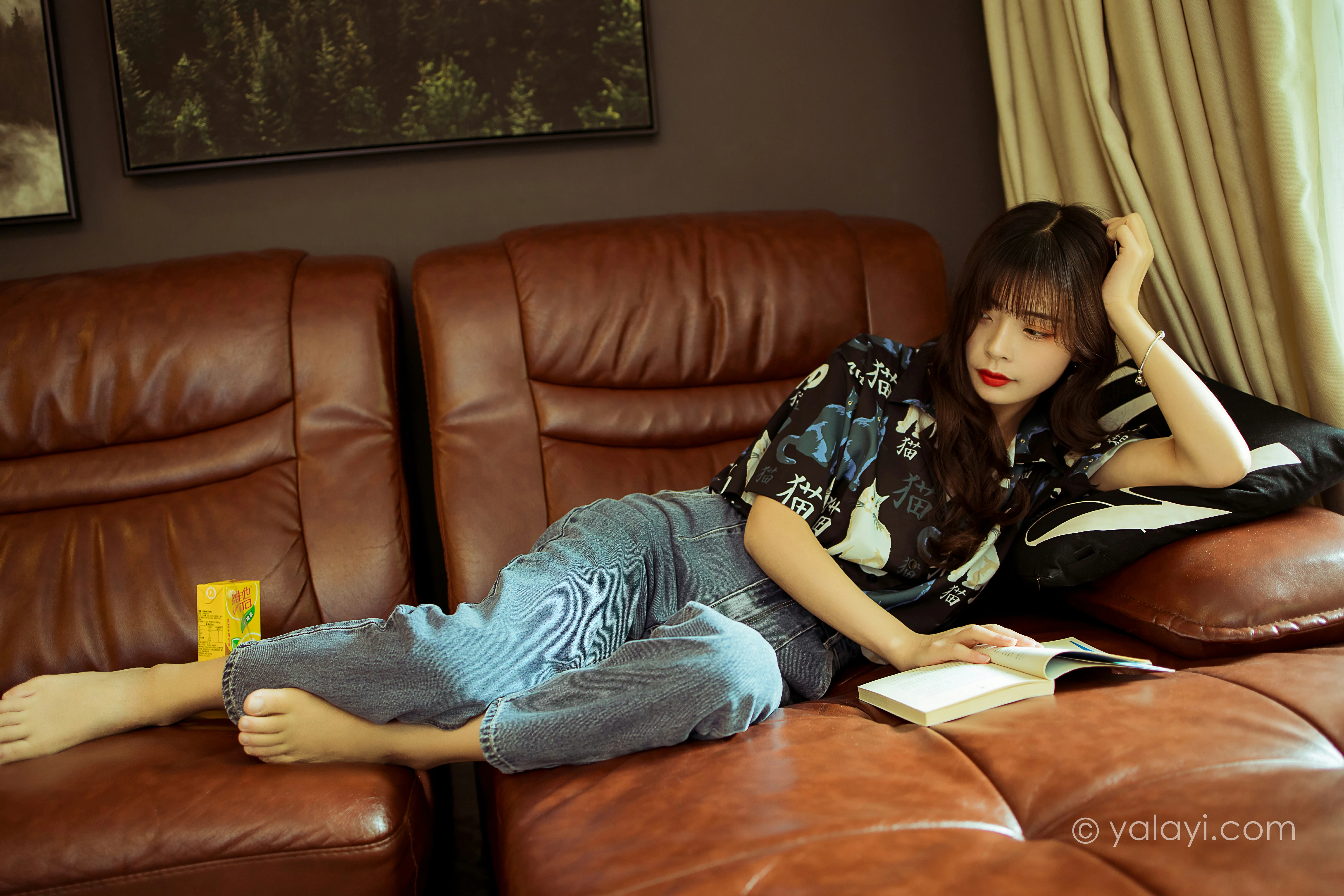 [YALAYI雅拉伊]NO.789 当年情 程小蝶 黑色衬衫加牛仔长裤性感写真集第3张