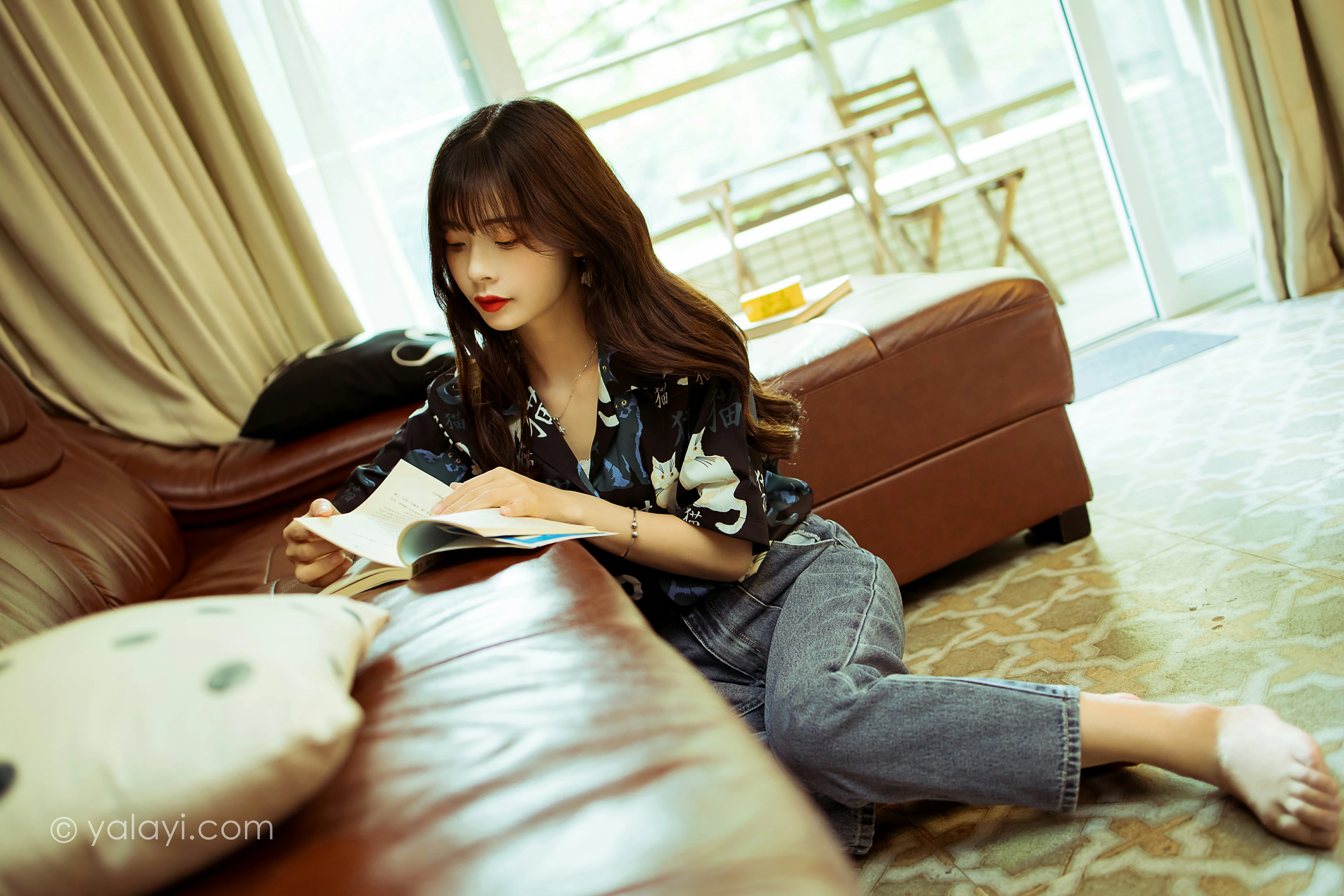 [YALAYI雅拉伊]NO.789 当年情 程小蝶 黑色衬衫加牛仔长裤性感写真集第7张