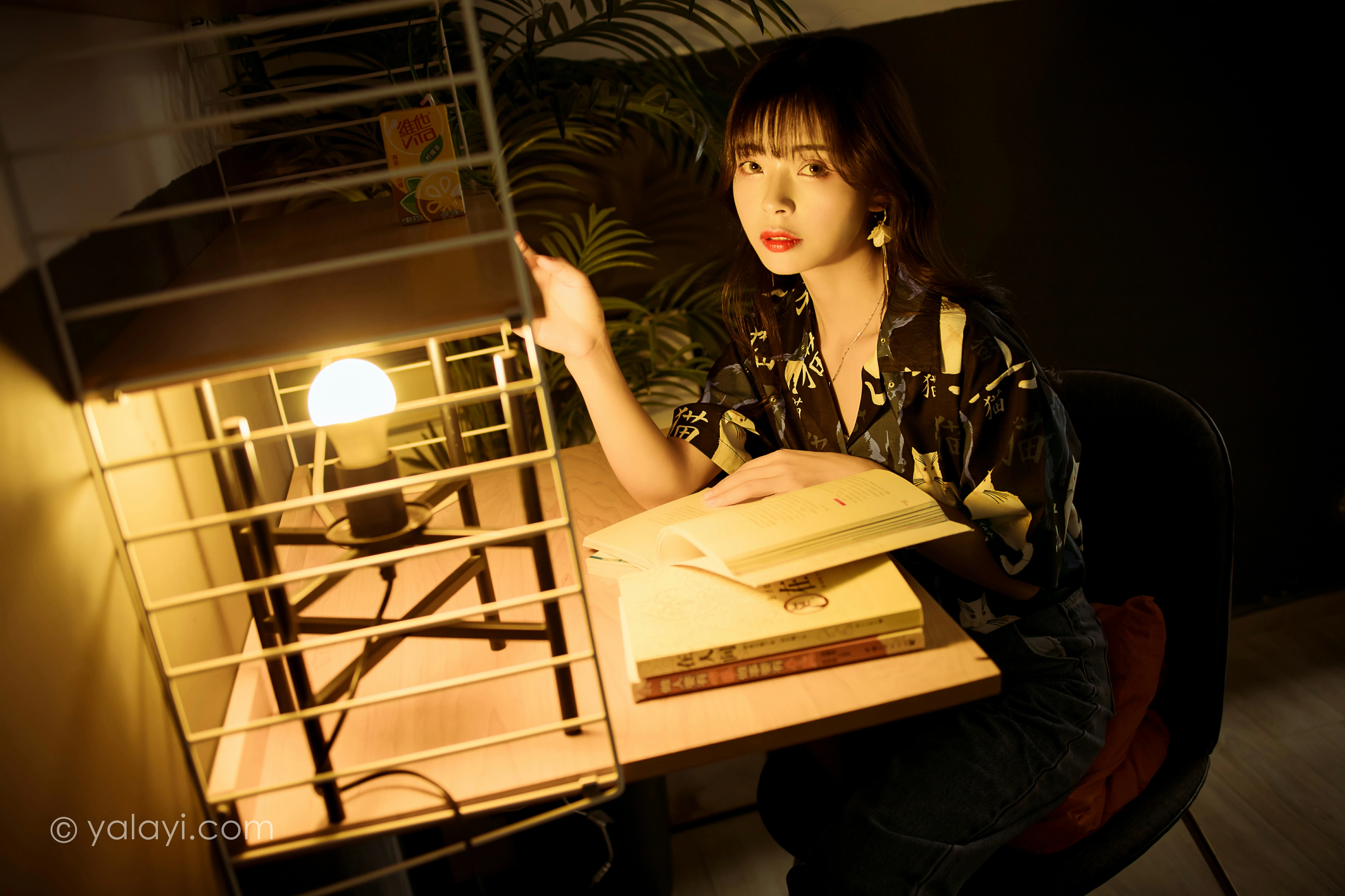 [YALAYI雅拉伊]NO.789 当年情 程小蝶 黑色衬衫加牛仔长裤性感写真集第10张