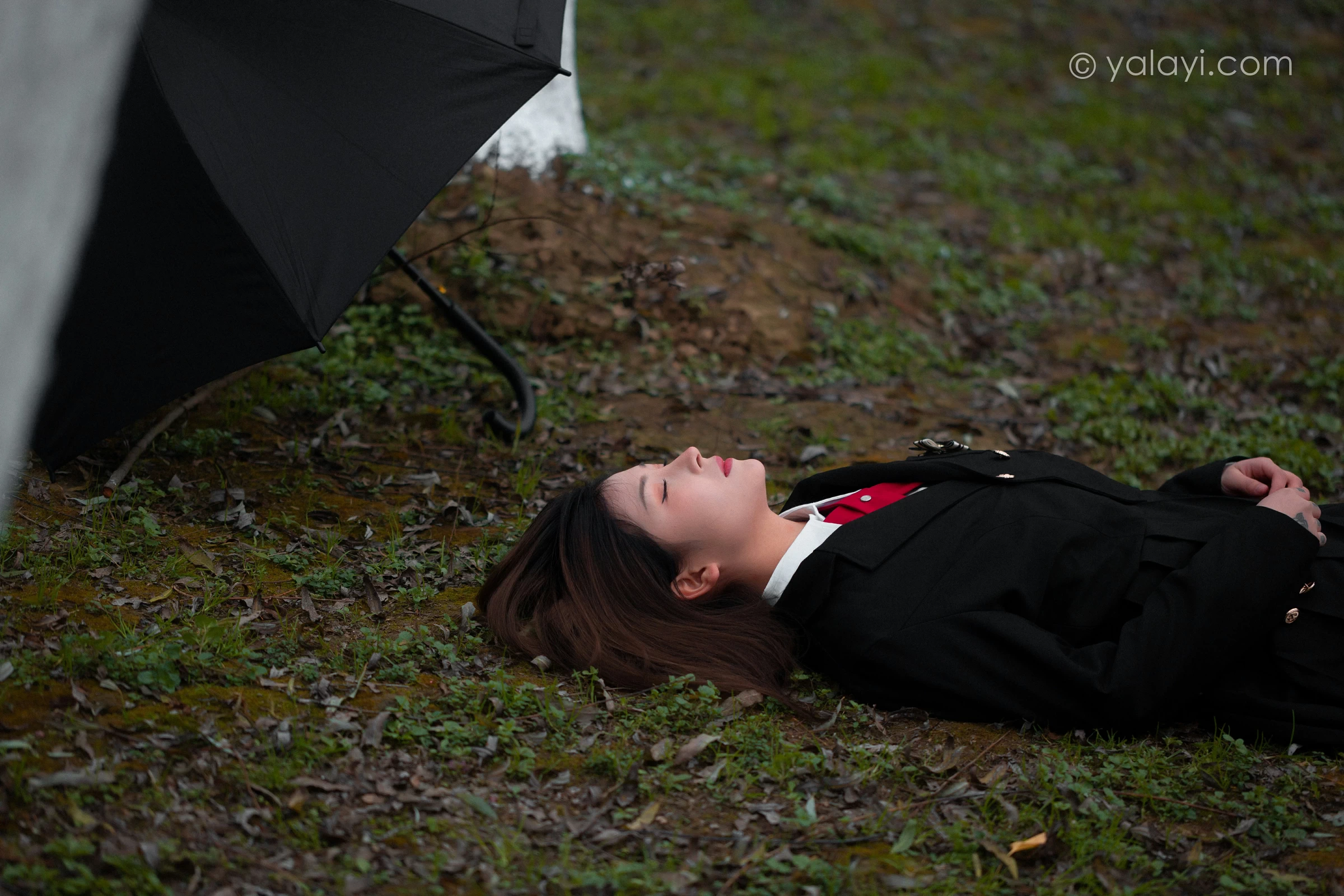 [YALAYI雅拉伊]NO.748 《冬恋》 梦涵 黑色JK制服与短裙加黑丝美腿清纯写真集第11张