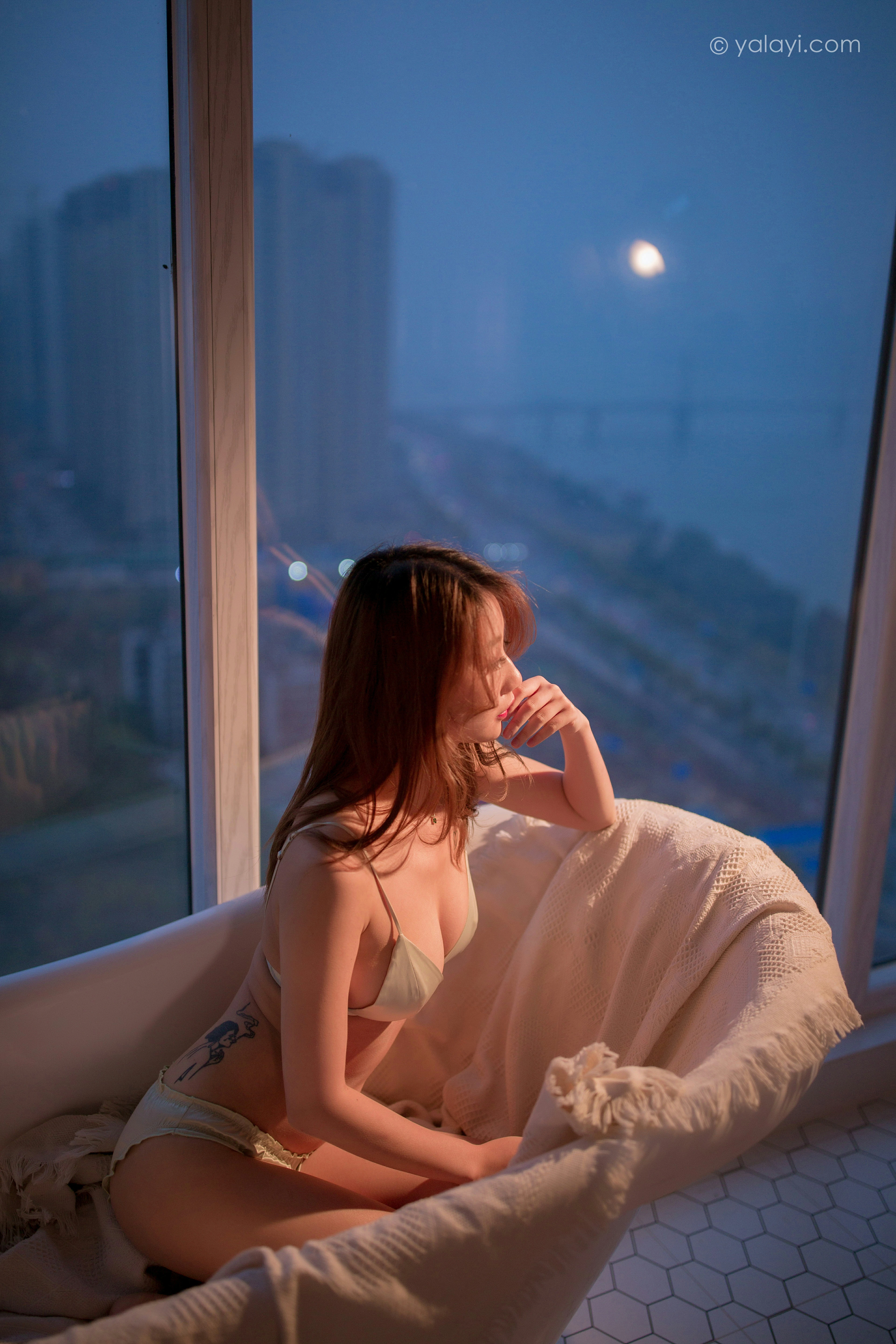 [YALAYI雅拉伊]NO.790 痴情人 婉儿 白色透视睡衣加蕾丝情趣内衣性感私房写真集第9张