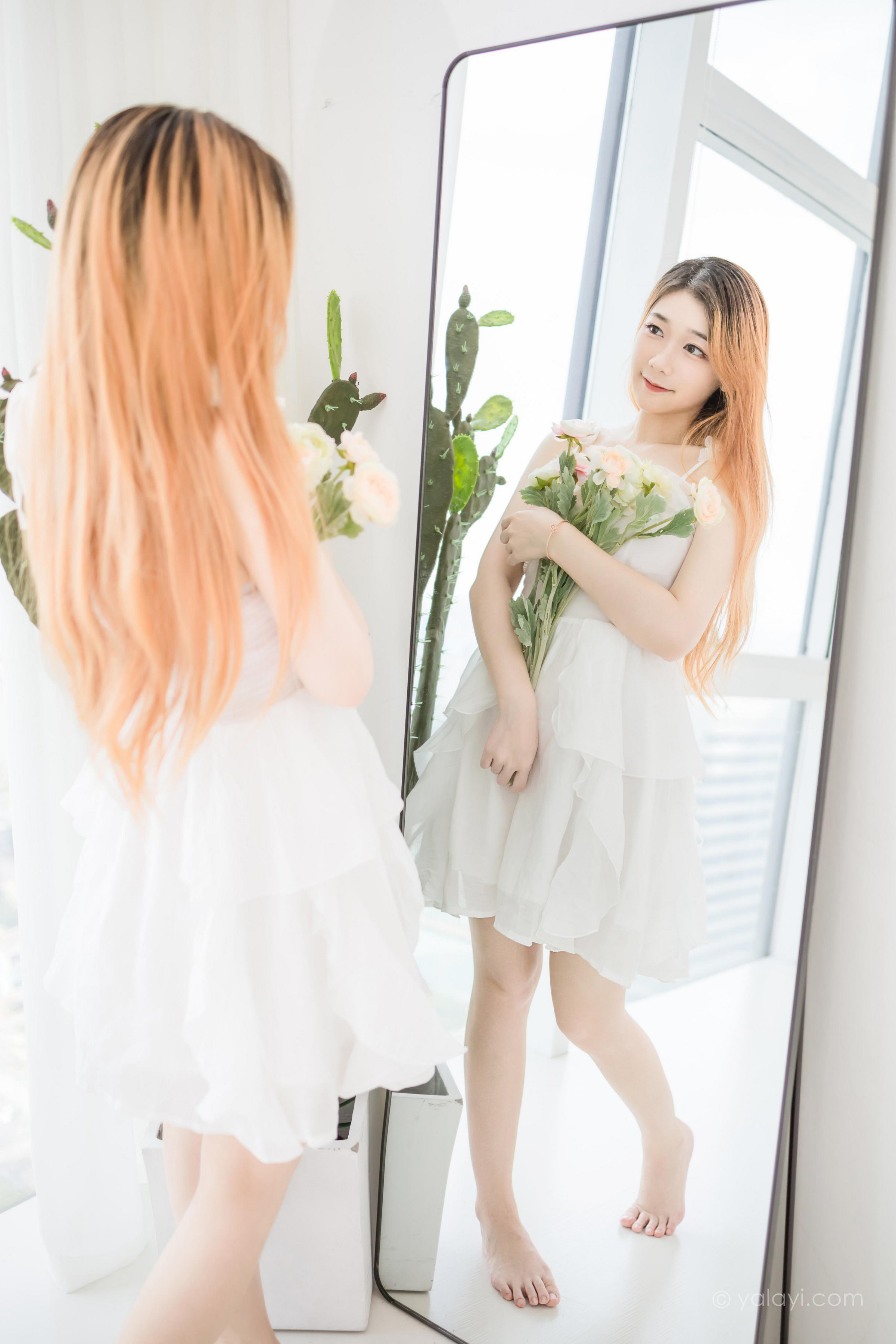 [YALAYI雅拉伊]2022.12.03 白衣丽人 夜夜 白色吊带透视连衣裙居家清纯写真集第3张