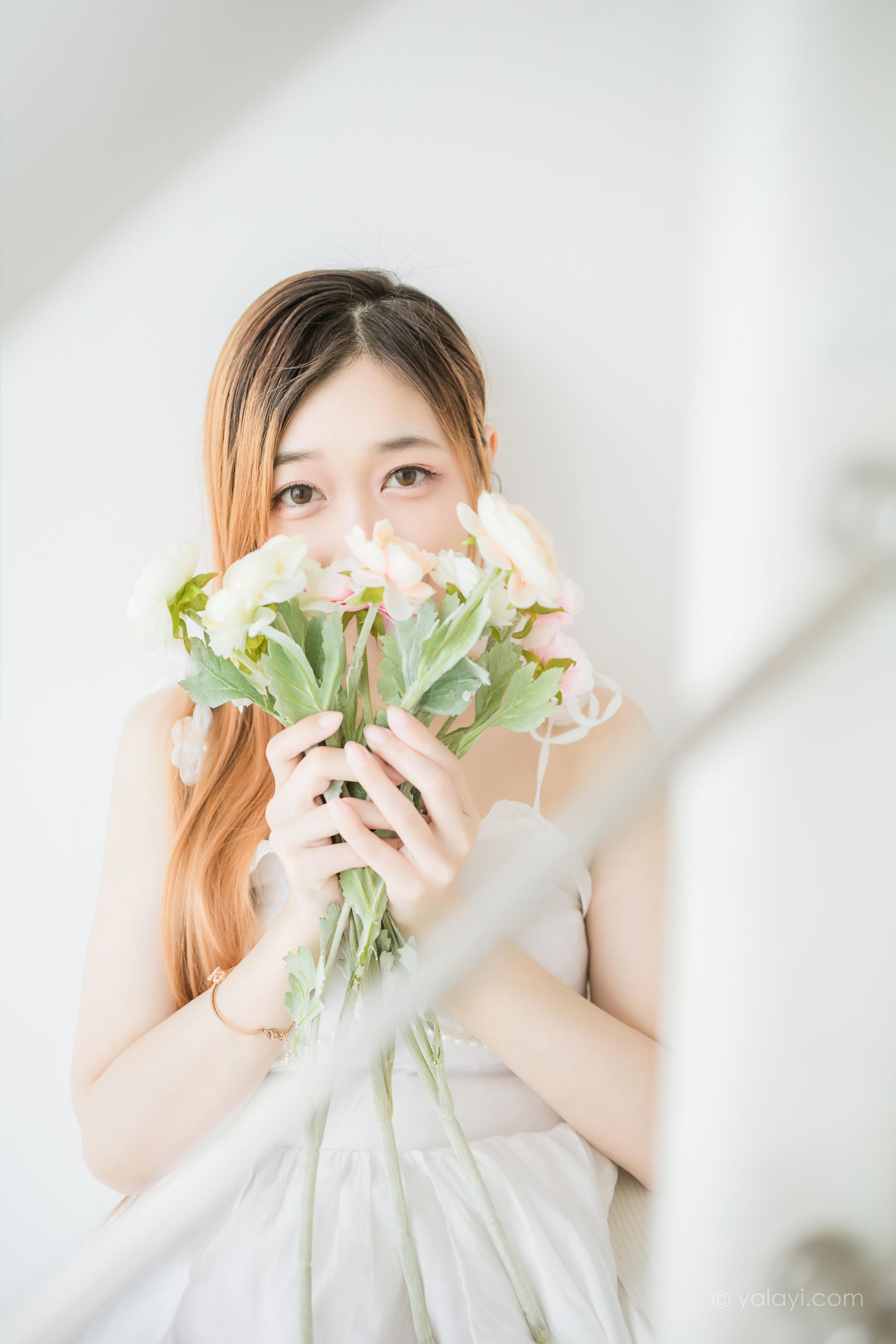 [YALAYI雅拉伊]2022.12.03 白衣丽人 夜夜 白色吊带透视连衣裙居家清纯写真集第11张