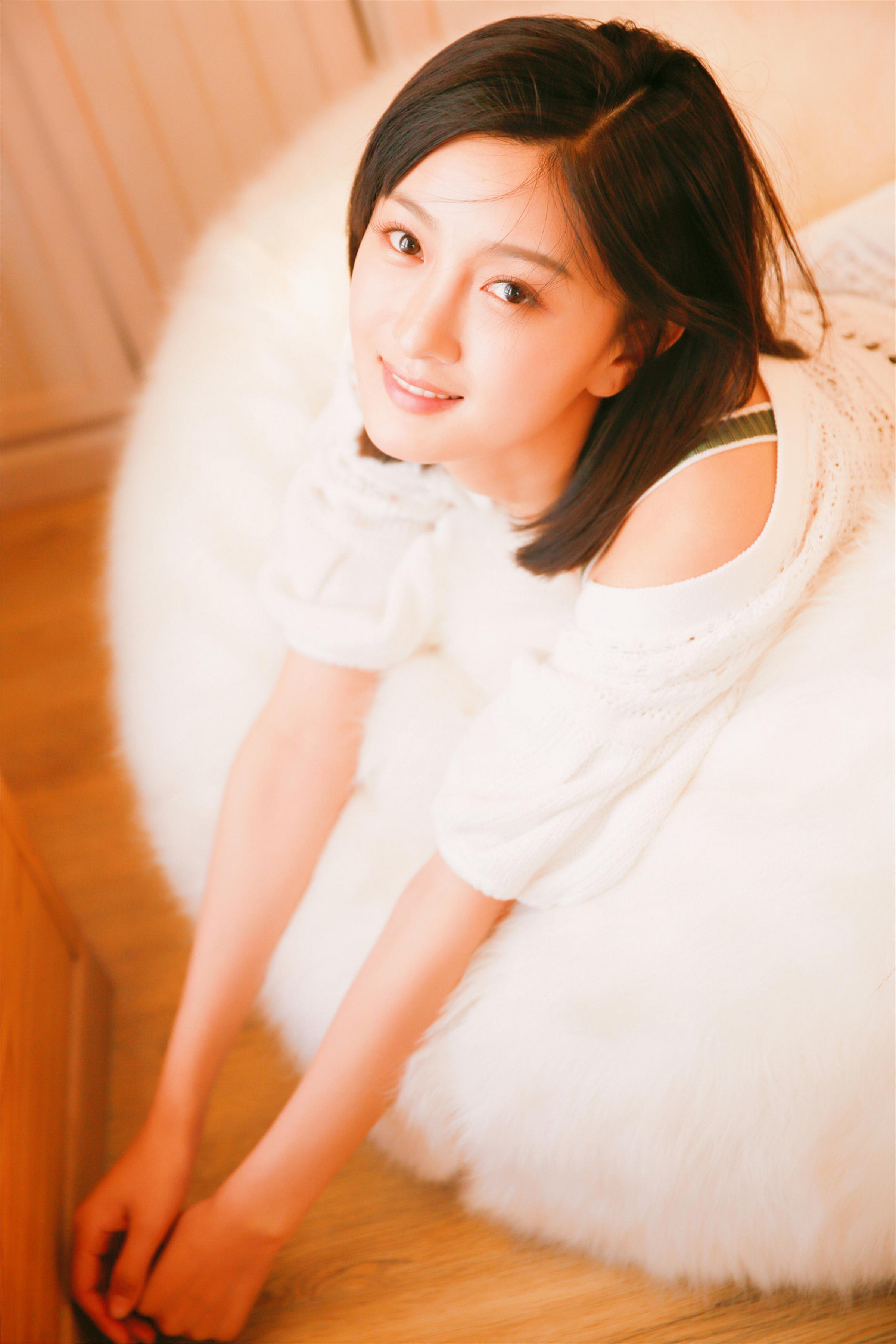 [YALAYI雅拉伊]2023.02.01 像第一次遇见你 清纯甜美小女友 白色镂空披肩与短裤加性感小背心私房写真集第8张