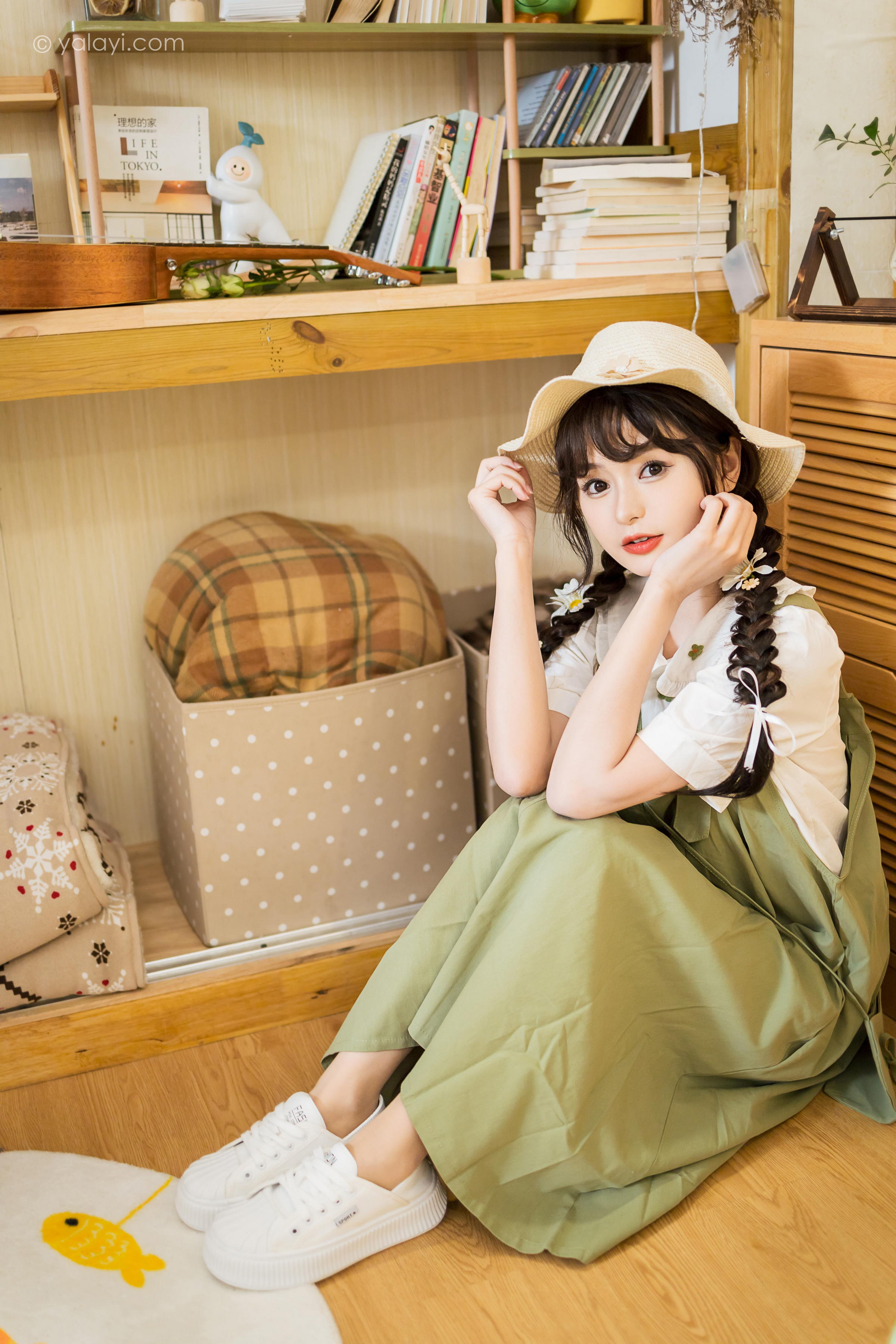 [YALAYI雅拉伊]2023.05.15 世间的温柔 小亭 白色小衬衫加背带加衣裙复古清纯写真集第7张