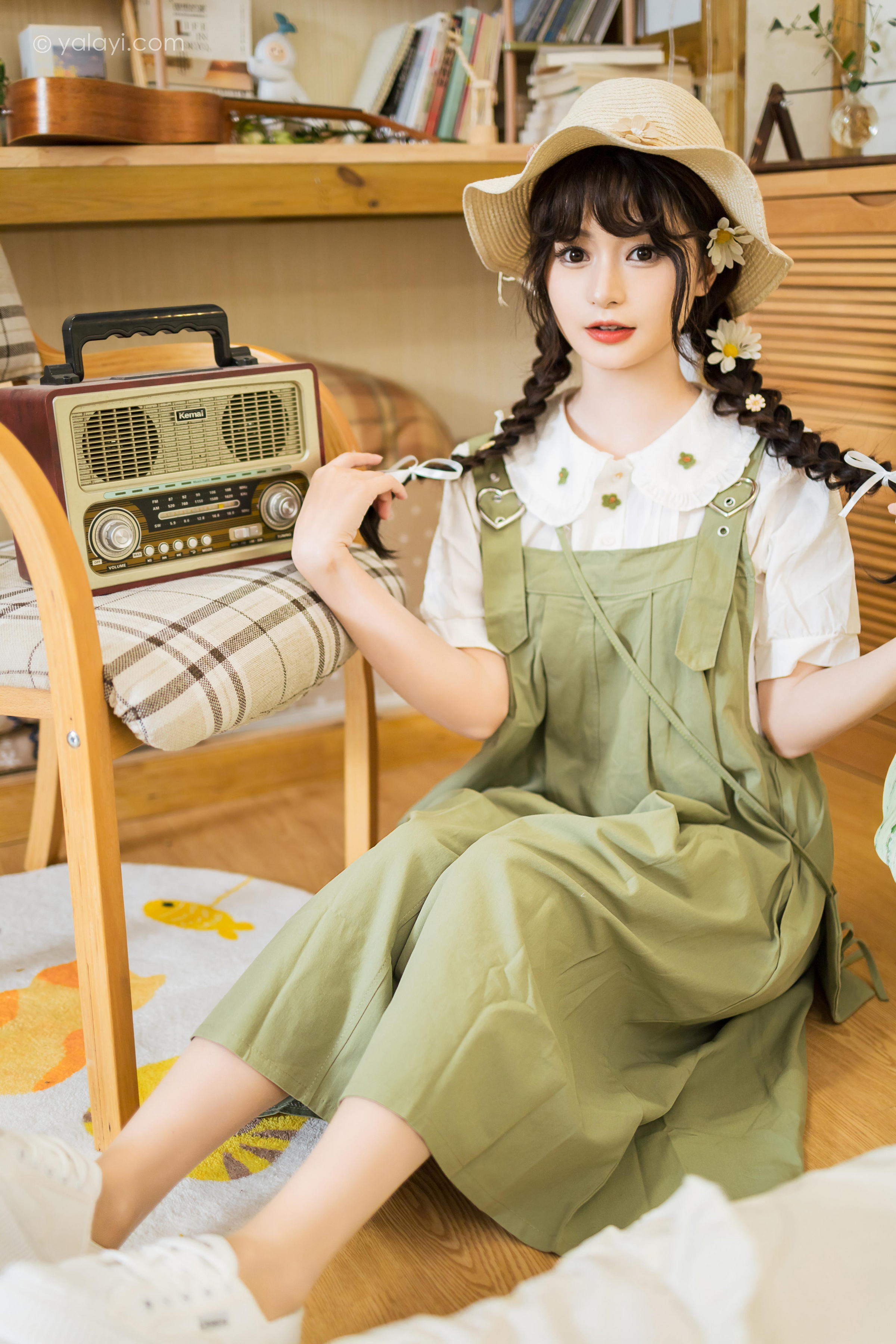 [YALAYI雅拉伊]2023.05.15 世间的温柔 小亭 白色小衬衫加背带加衣裙复古清纯写真集第11张