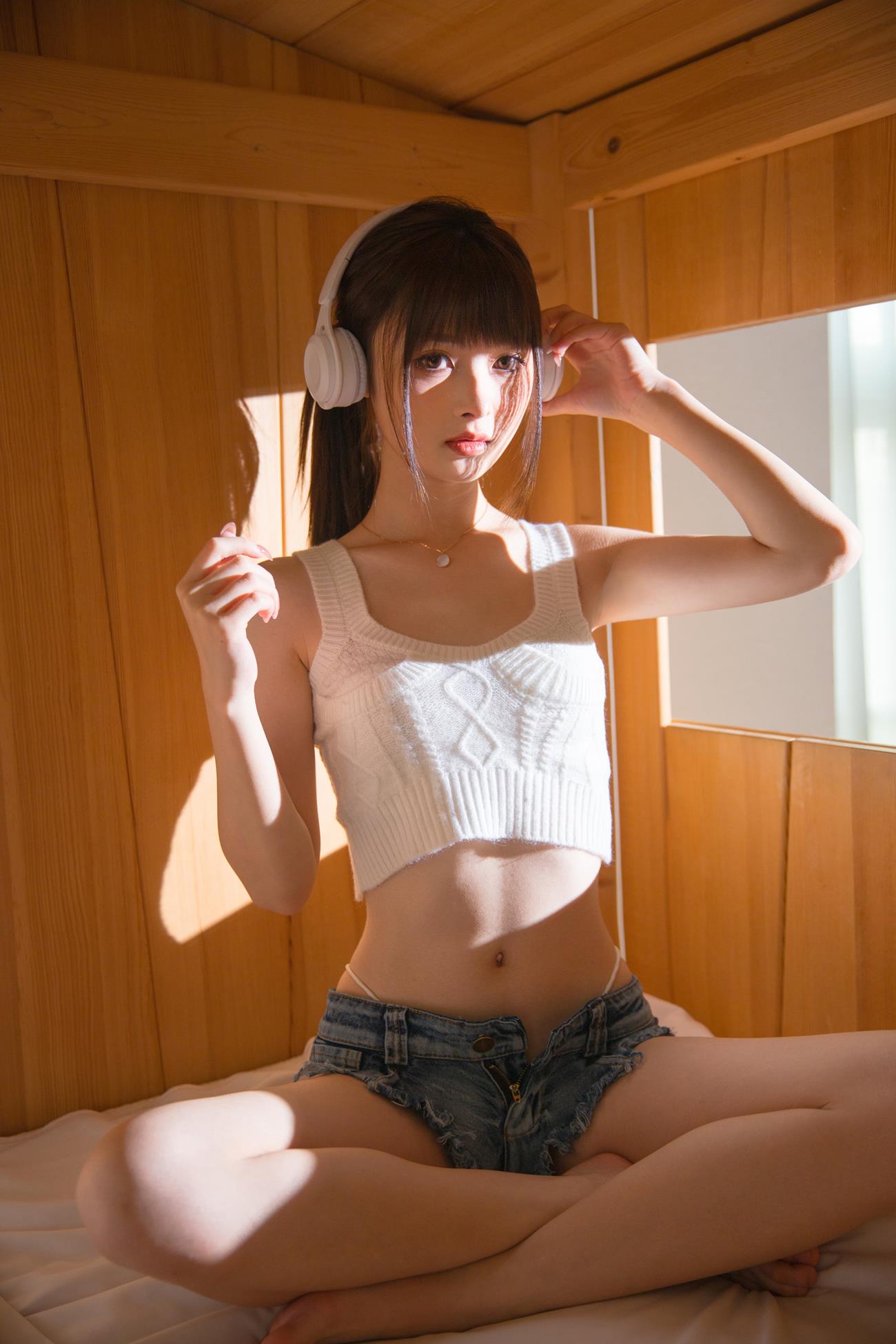 网紅Coser@河豚抚子  居家少女 [24P]第4张