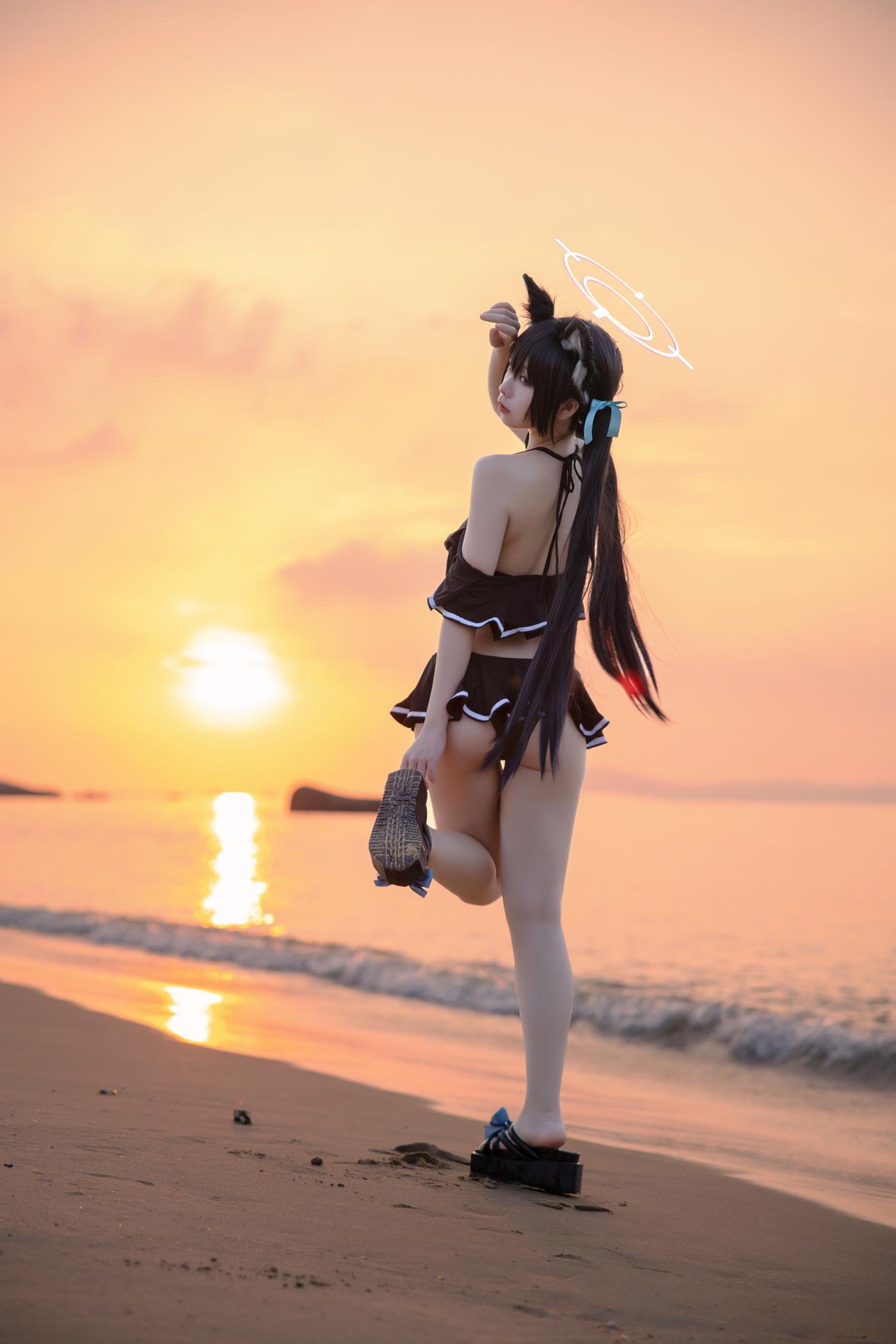 G44不会受伤   碧蓝档案 黑見芹香 海边泳装[18P]第4张