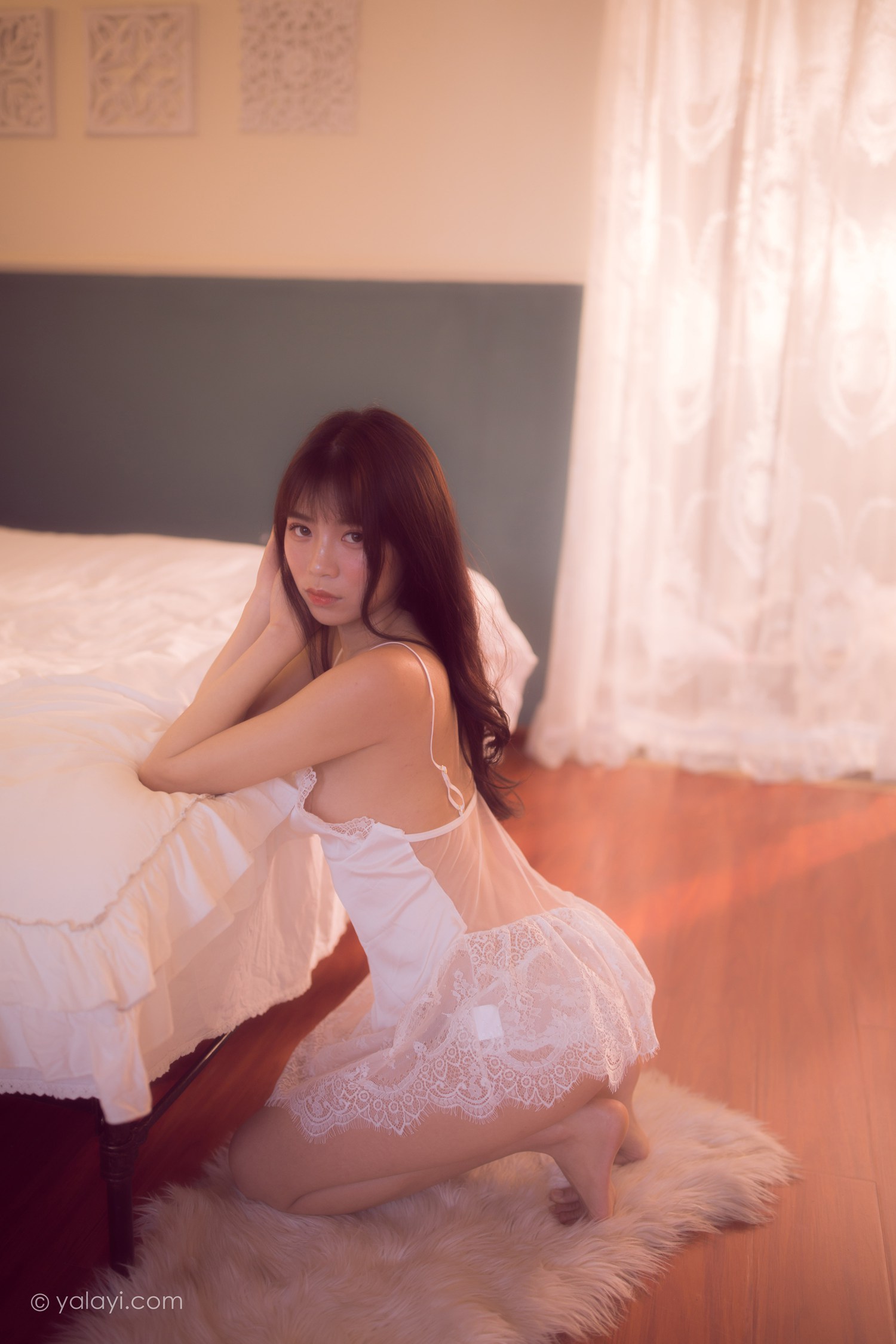 [YALAYI雅拉伊]2021.03.03 NO.769 拥抱着你送的花 京京[47+1P]第4张