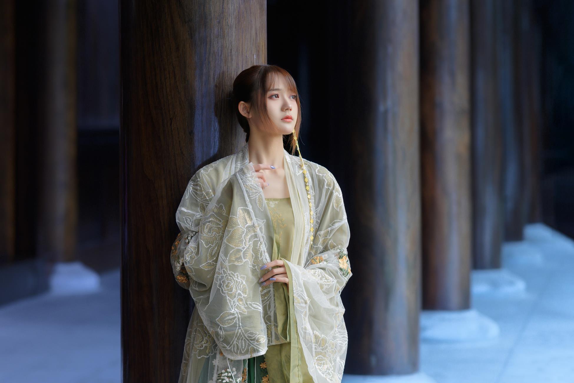 人气Coser@兔子Zzz不吃胡萝卜 宫墙柳[43P]第1张