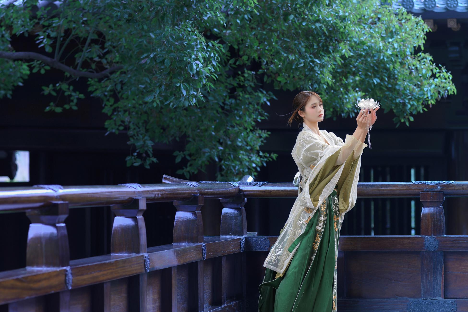 人气Coser@兔子Zzz不吃胡萝卜 宫墙柳[43P]第2张