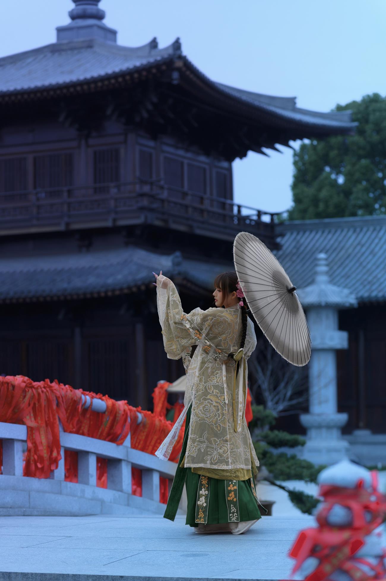 人气Coser@兔子Zzz不吃胡萝卜 宫墙柳[43P]第3张