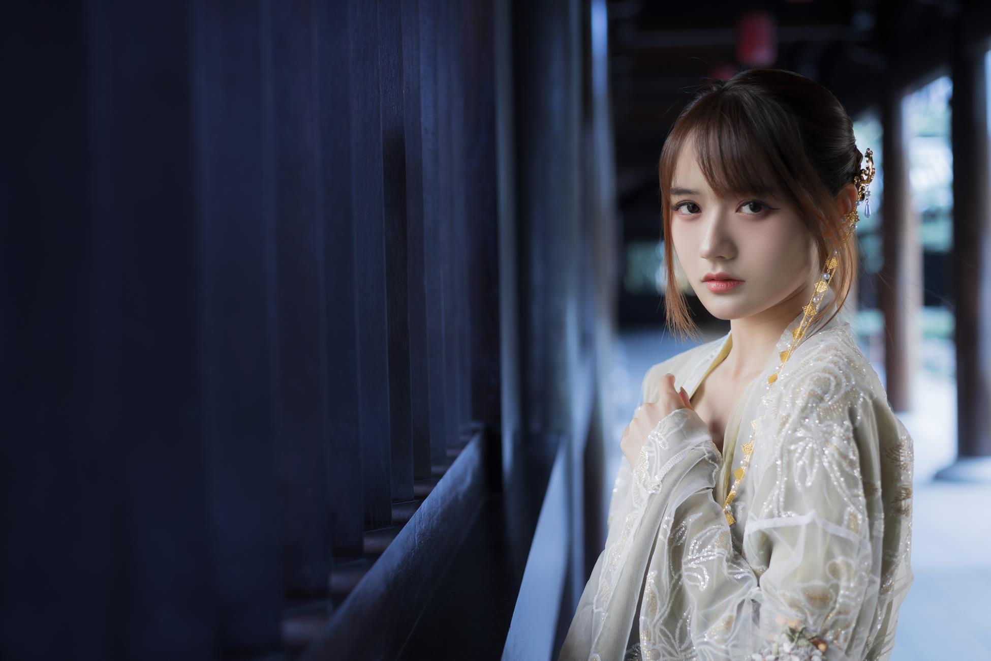 人气Coser@兔子Zzz不吃胡萝卜 宫墙柳[43P]第4张