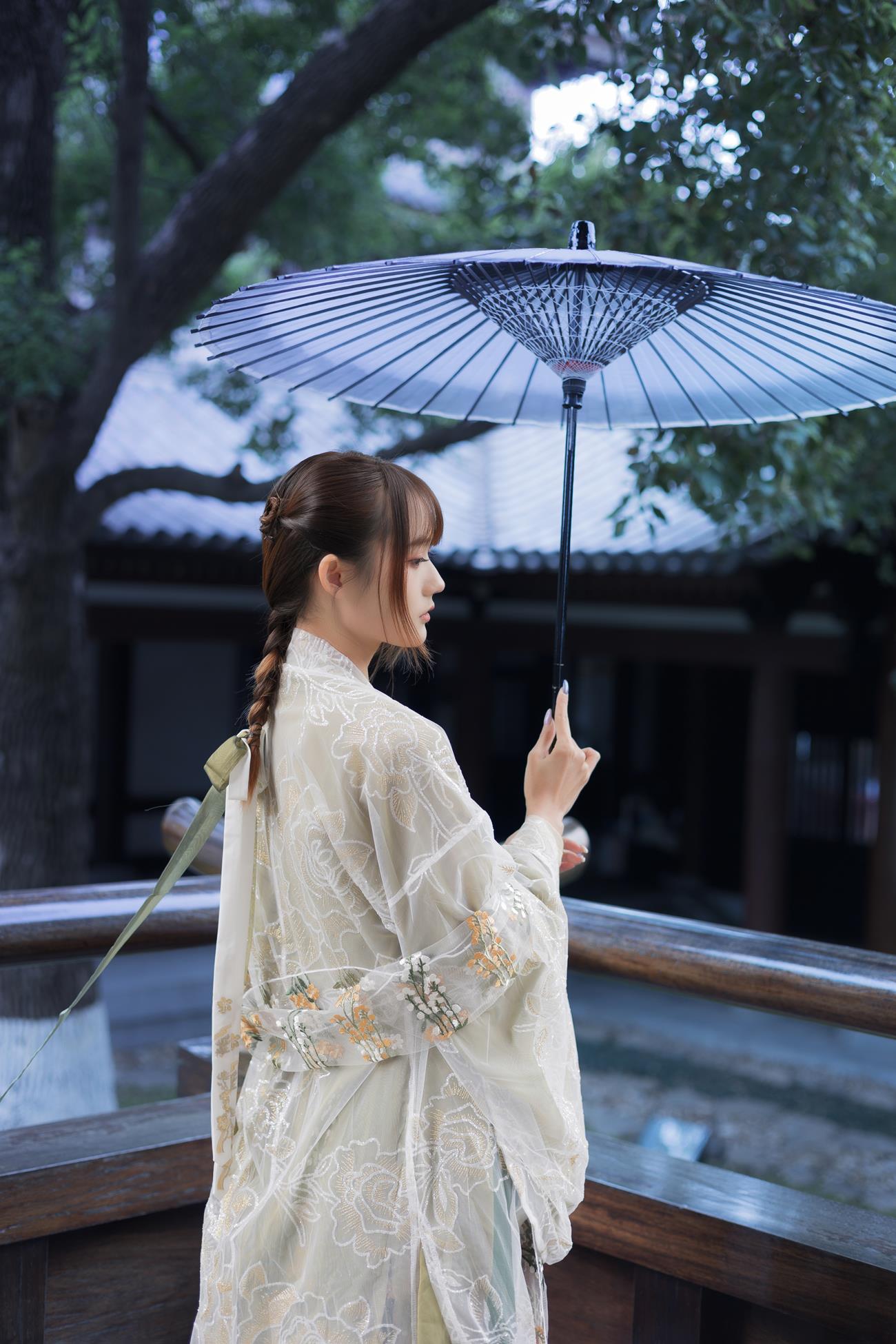 人气Coser@兔子Zzz不吃胡萝卜 宫墙柳[43P]第4张