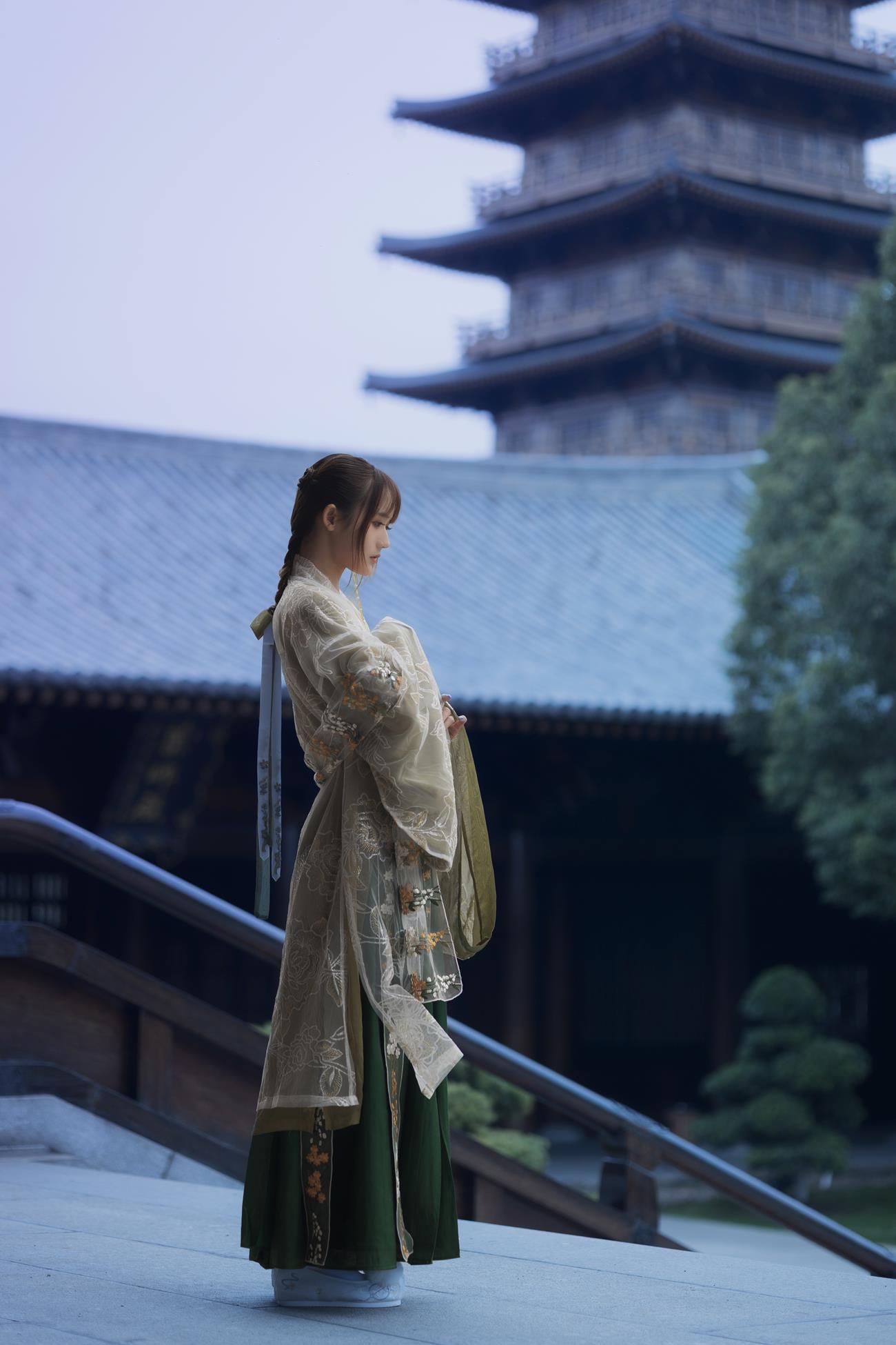 人气Coser@兔子Zzz不吃胡萝卜 宫墙柳[43P]第5张
