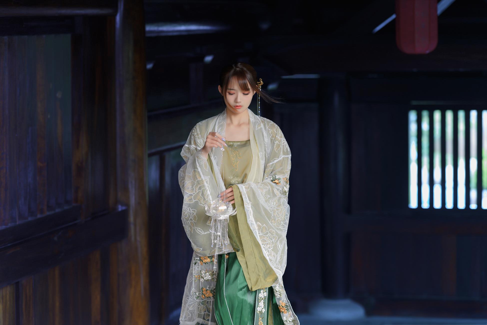 人气Coser@兔子Zzz不吃胡萝卜 宫墙柳[43P]第5张