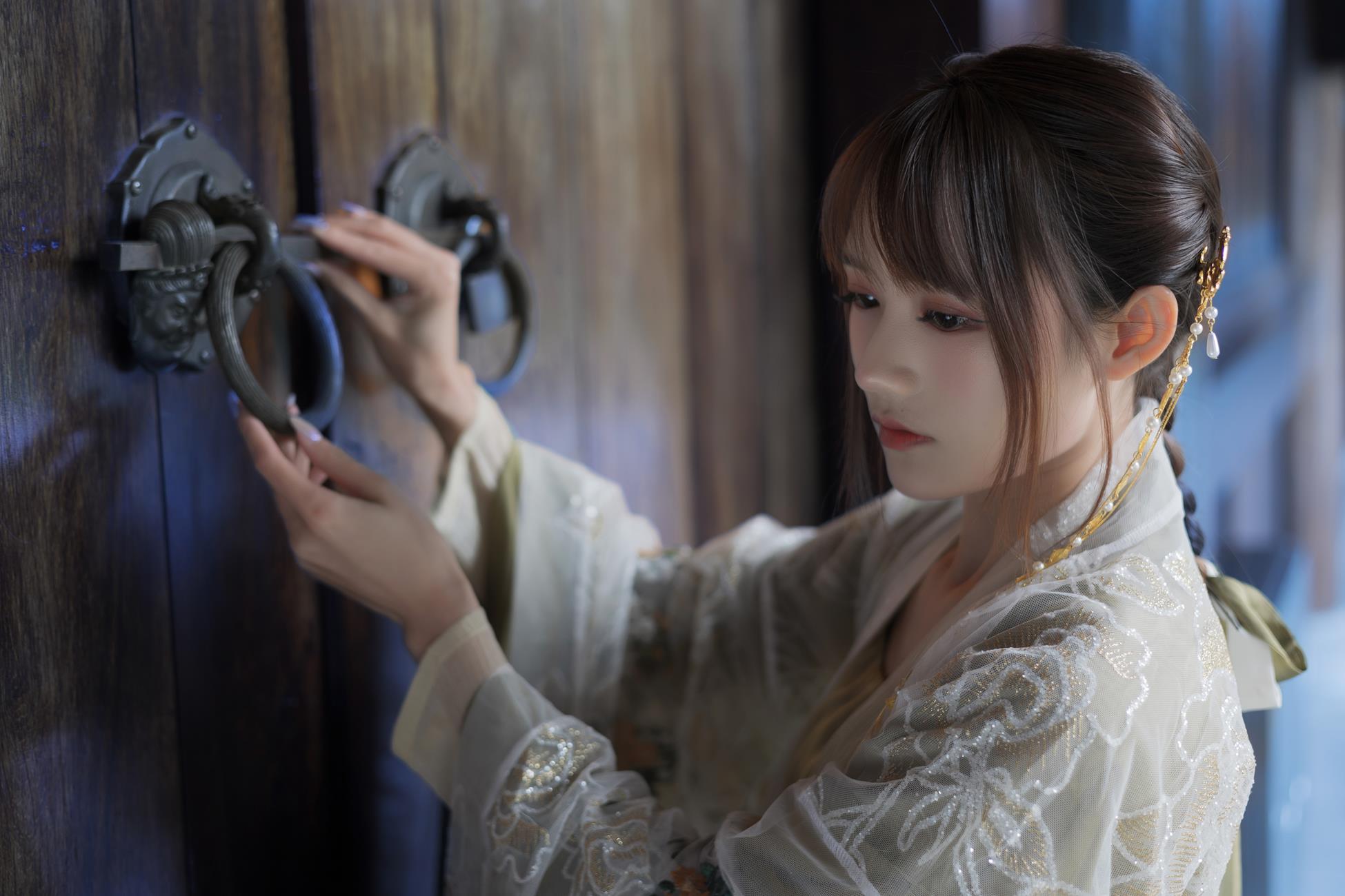 人气Coser@兔子Zzz不吃胡萝卜 宫墙柳[43P]第6张