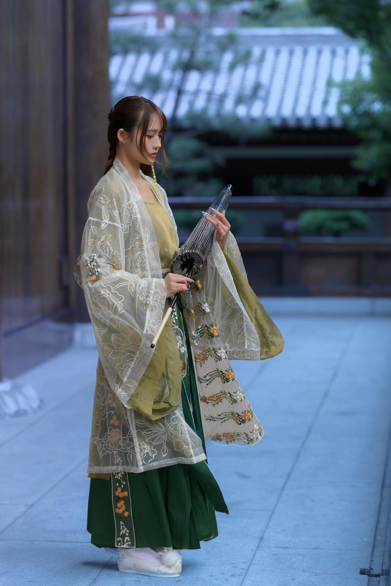 人气Coser@兔子Zzz不吃胡萝卜 宫墙柳[43P]第8张