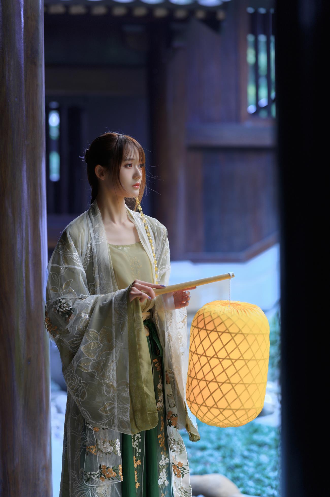 人气Coser@兔子Zzz不吃胡萝卜 宫墙柳[43P]第9张