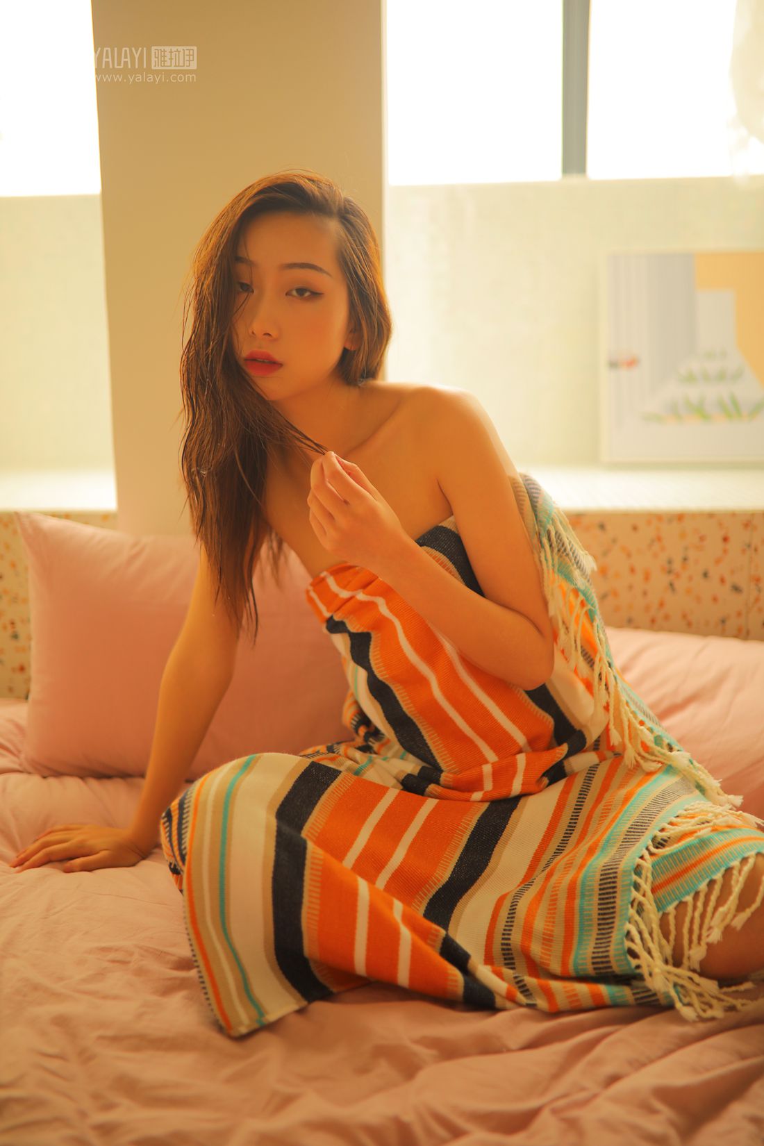[YALAYI雅拉伊] 2019.07.21 No.345 慵懒双人床 晓琪 在现浏览第2张