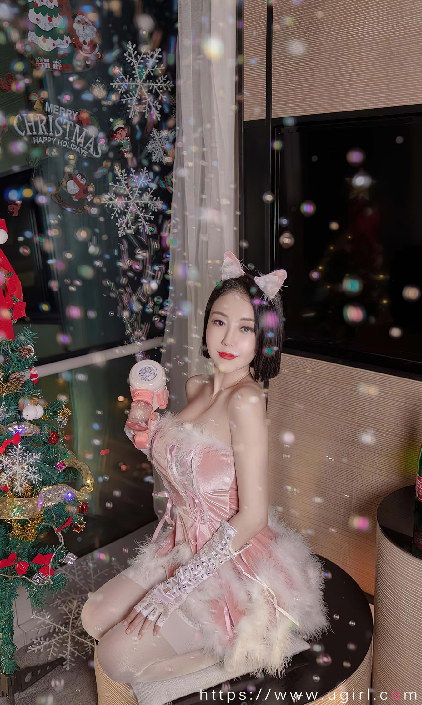 [爱犹物]2022 NO.2482 果儿Victoria 圣诞恋曲[30P]第1张