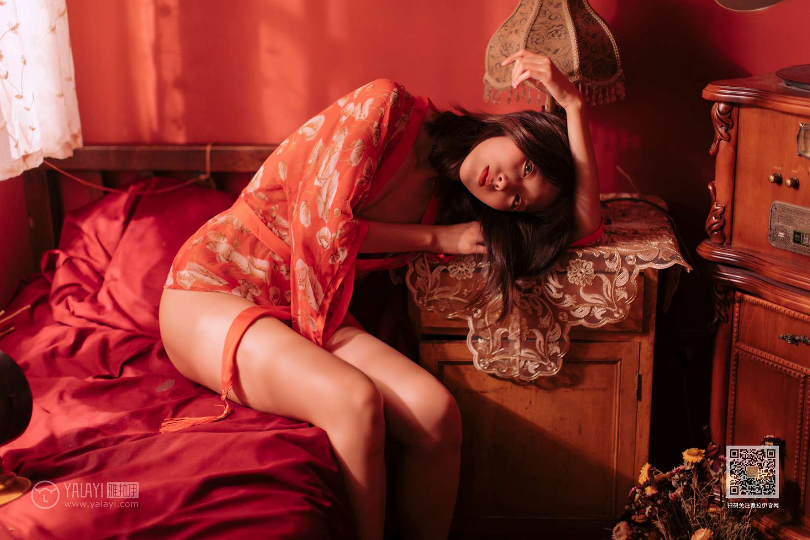 [YALAYI雅拉伊] 2019.11.14 Vol.459 佳佳 红妆 在现浏览第4张