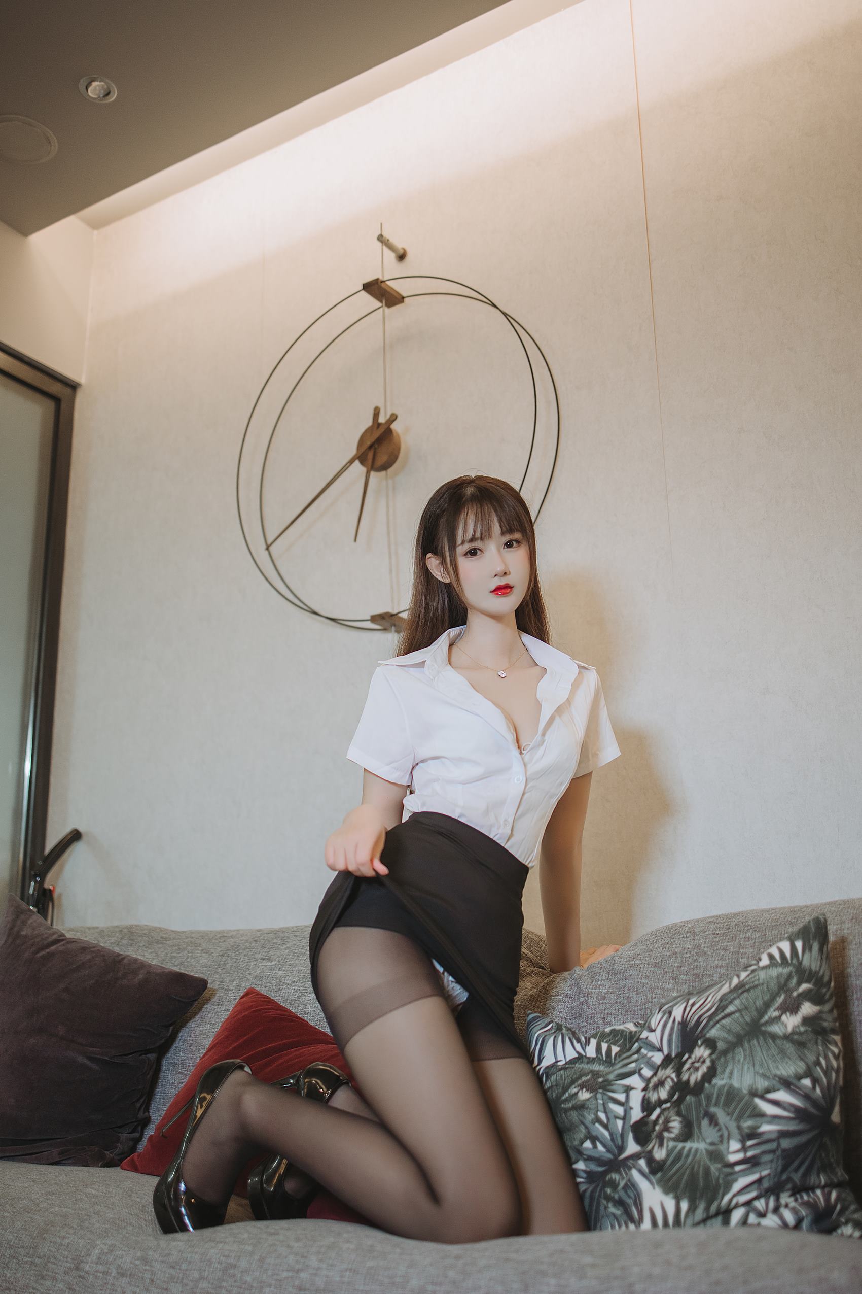 羽生三未图集   黑丝包臀OL[25P]第2张