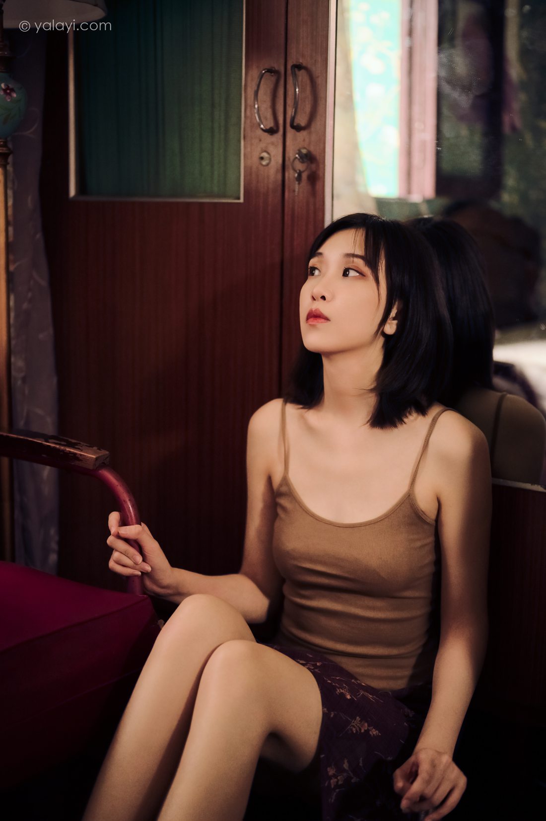 [YALAYI雅拉伊]2020.08.14 NO.689 妍妍《黯然》在现浏览第4张
