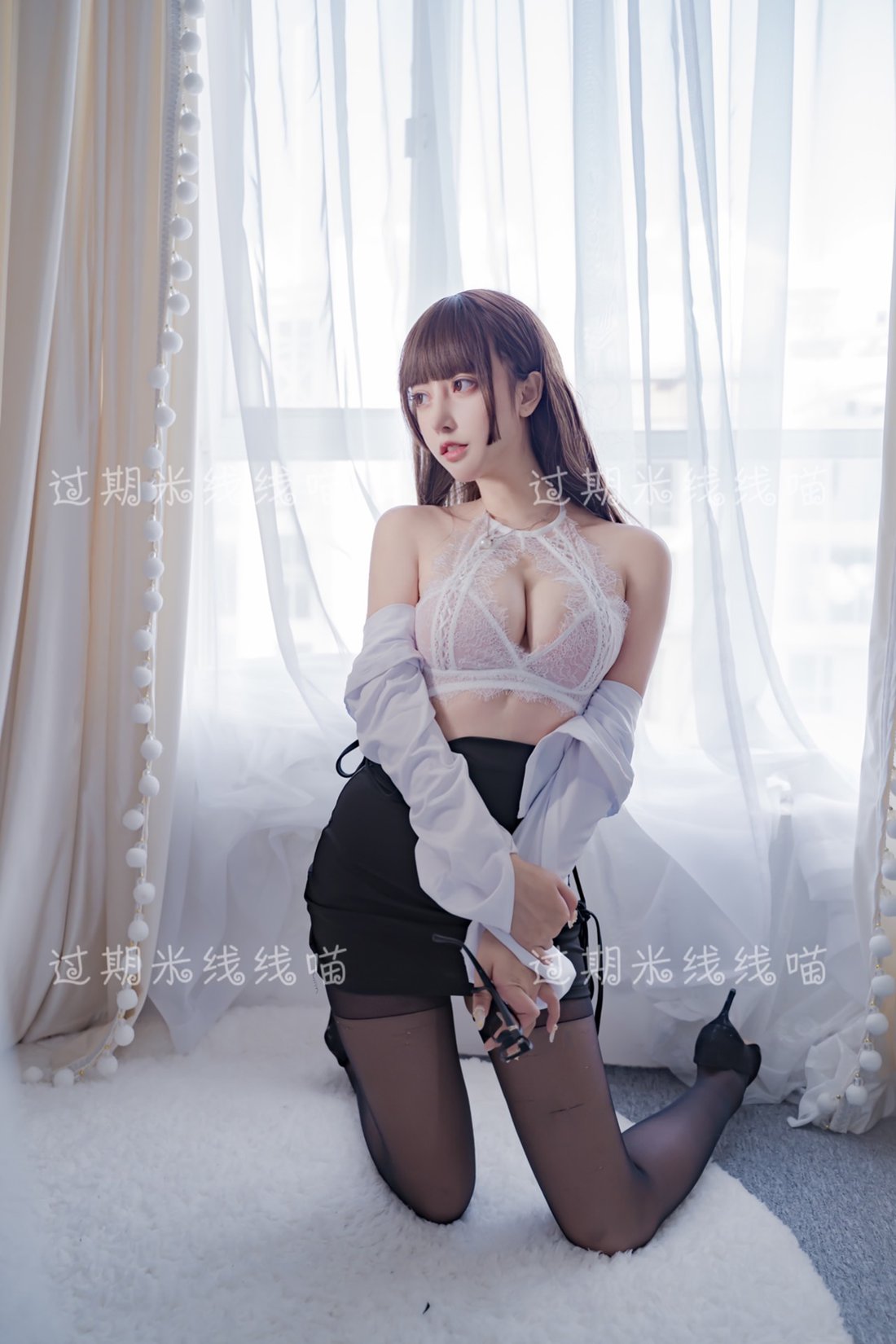 微博妹字@过期米线线喵 OL装 在现浏览第8张