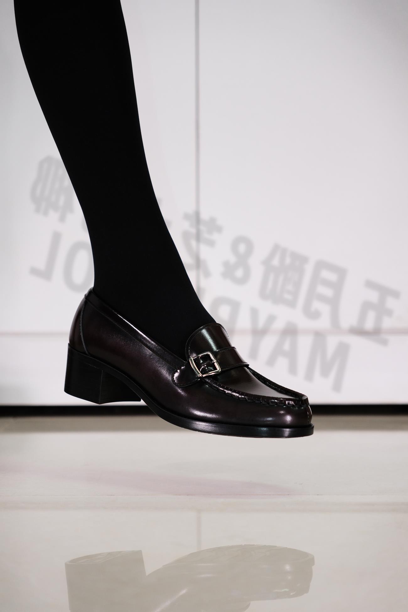 芝士好椰   Haruta 4600 and 黑连酷袜[17P]第1张