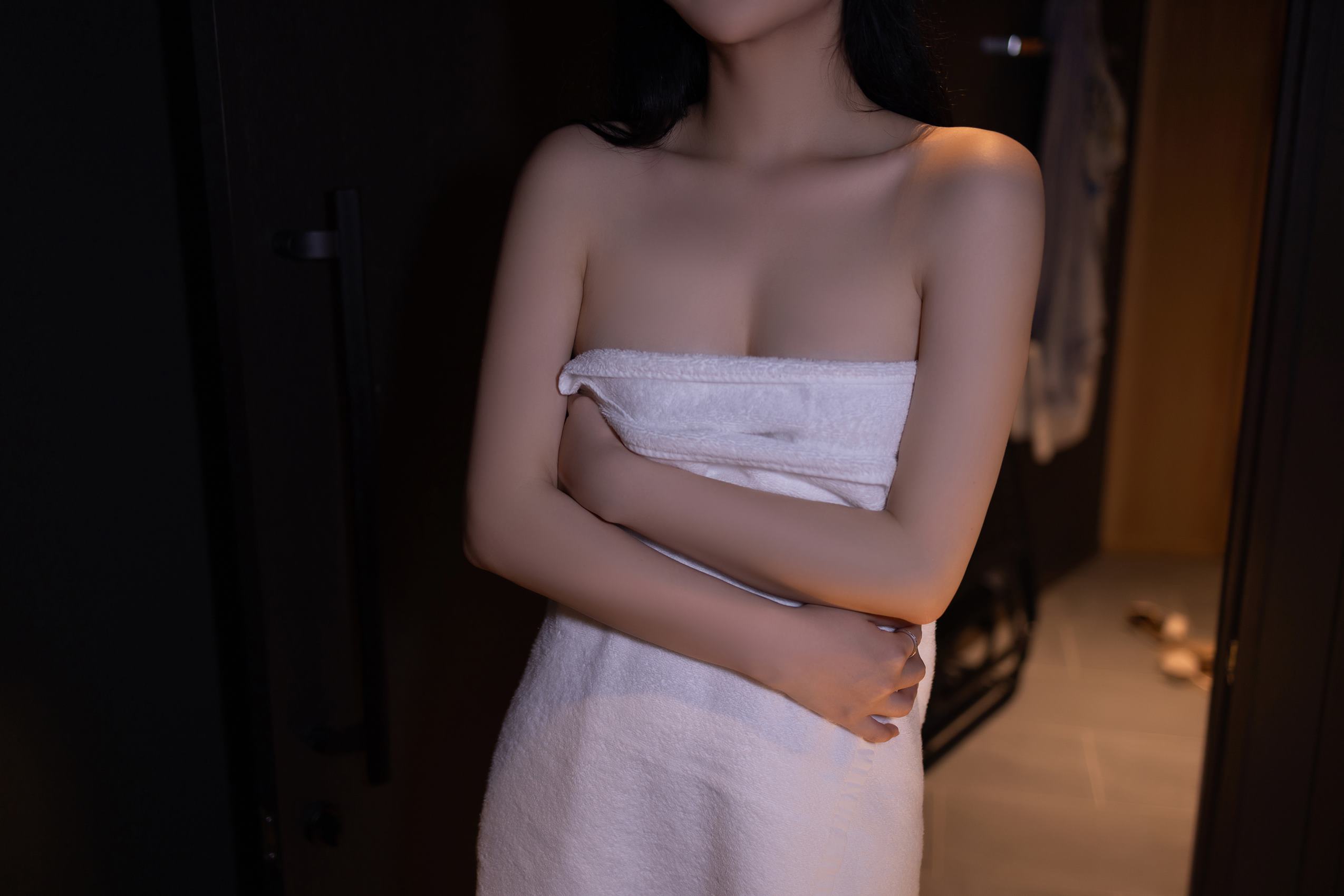 秀人内购@鱼子酱Fish – 内部私购《她的体香》[48P]第2张