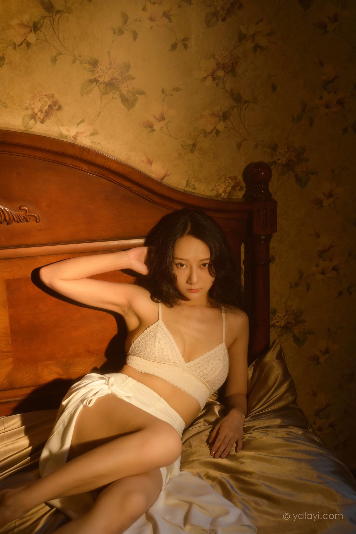 [YALAYI雅拉伊]2022.10.12 NO.979 她是谁 何嘉颖[56+1P]第12张