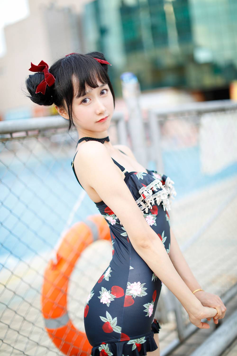 网荭Coser@木绵绵OwO 草莓泳衣 在现浏览第5张