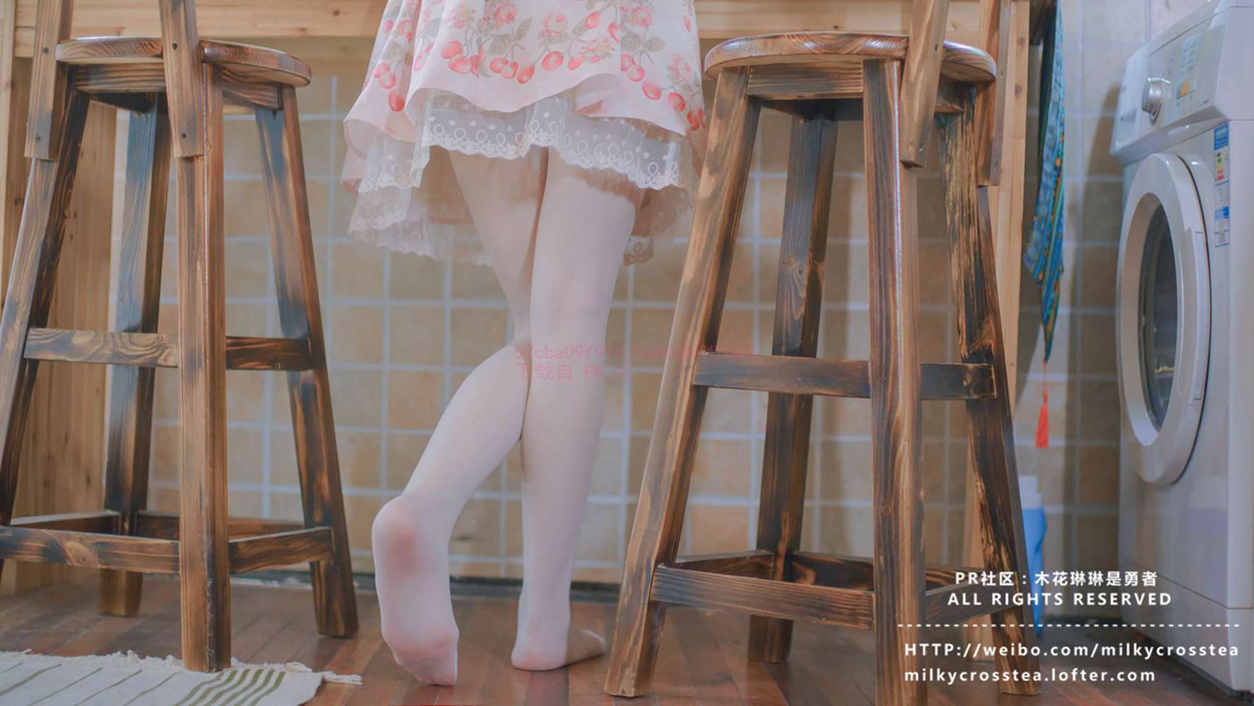网荭Coser@木花琳琳是勇者 樱桃连衣裙 在现浏览第1张
