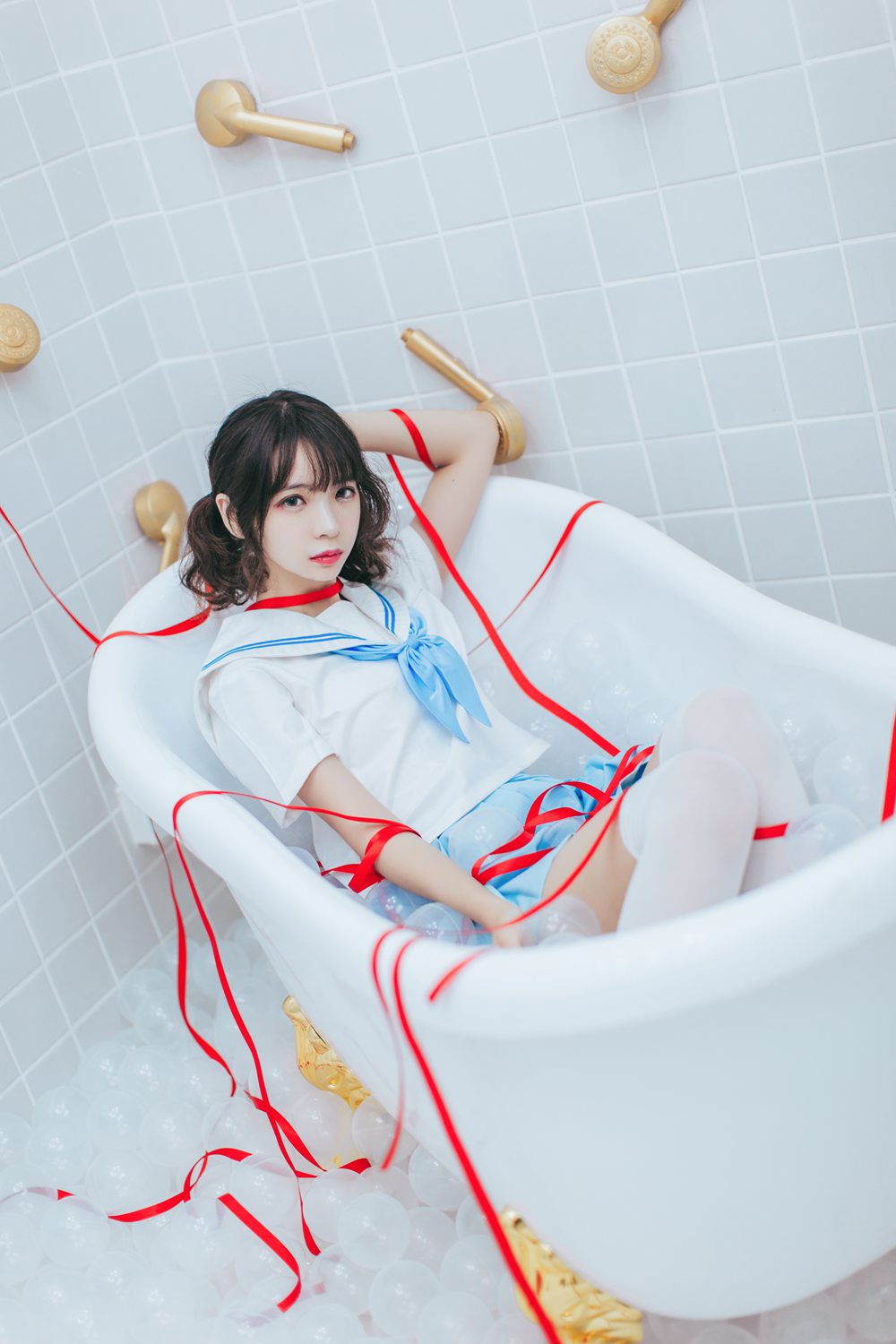 网荭Coser@疯猫ss 浴室JK 在现浏览第2张
